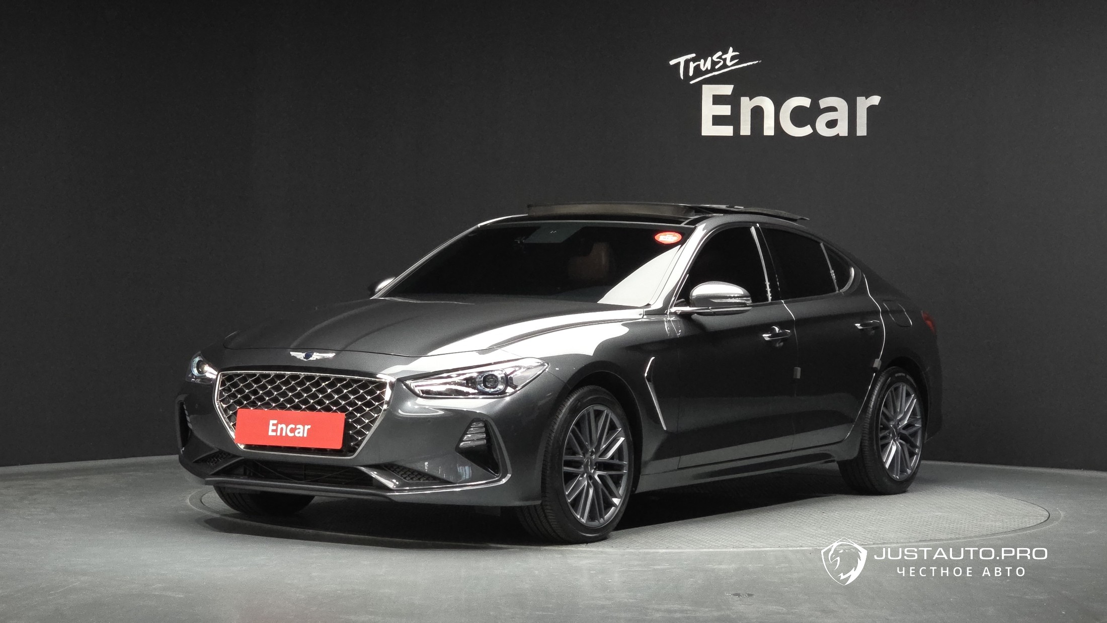Автомобиль Genesis G70
