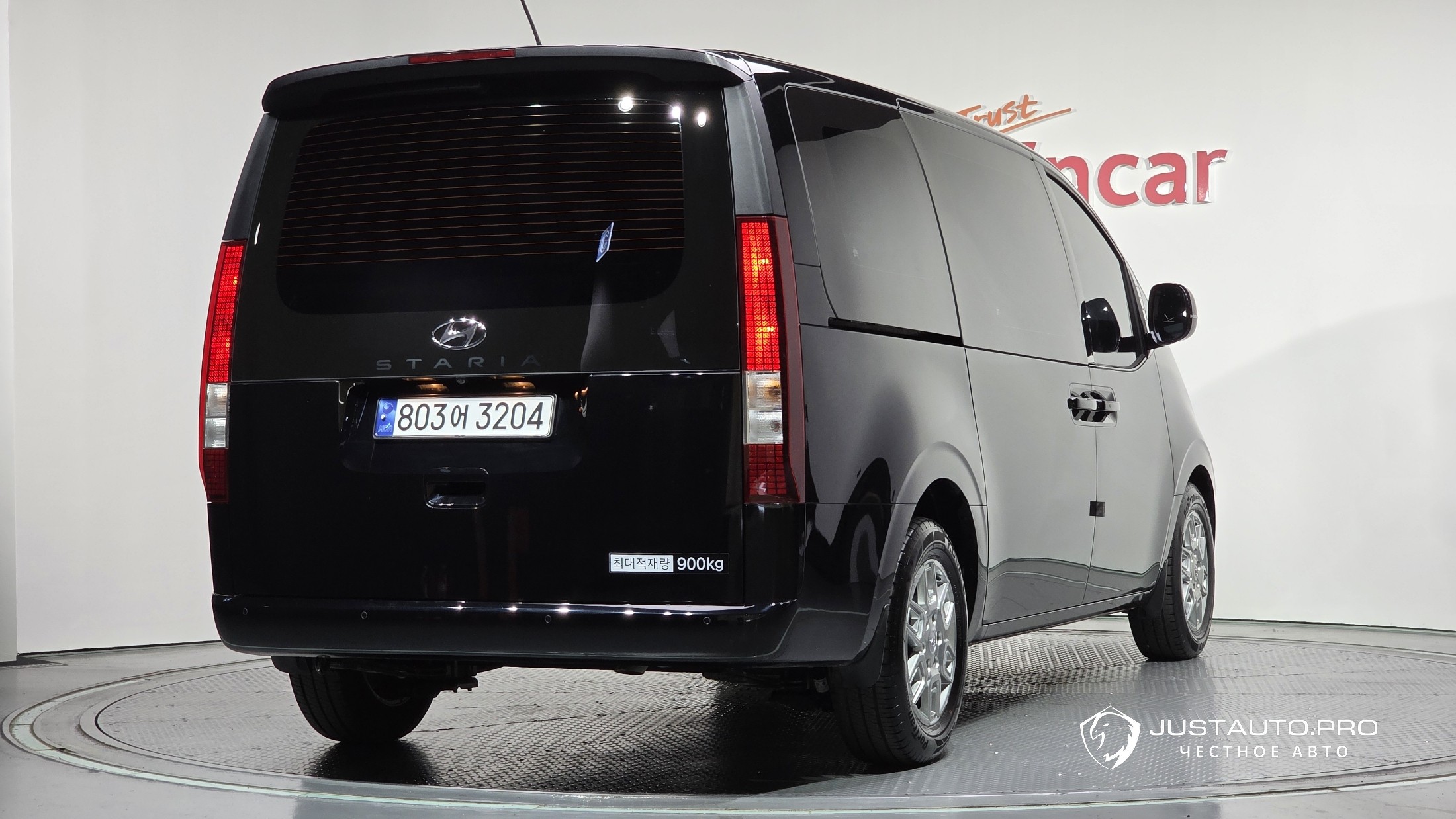 Автомобиль Hyundai Staria
