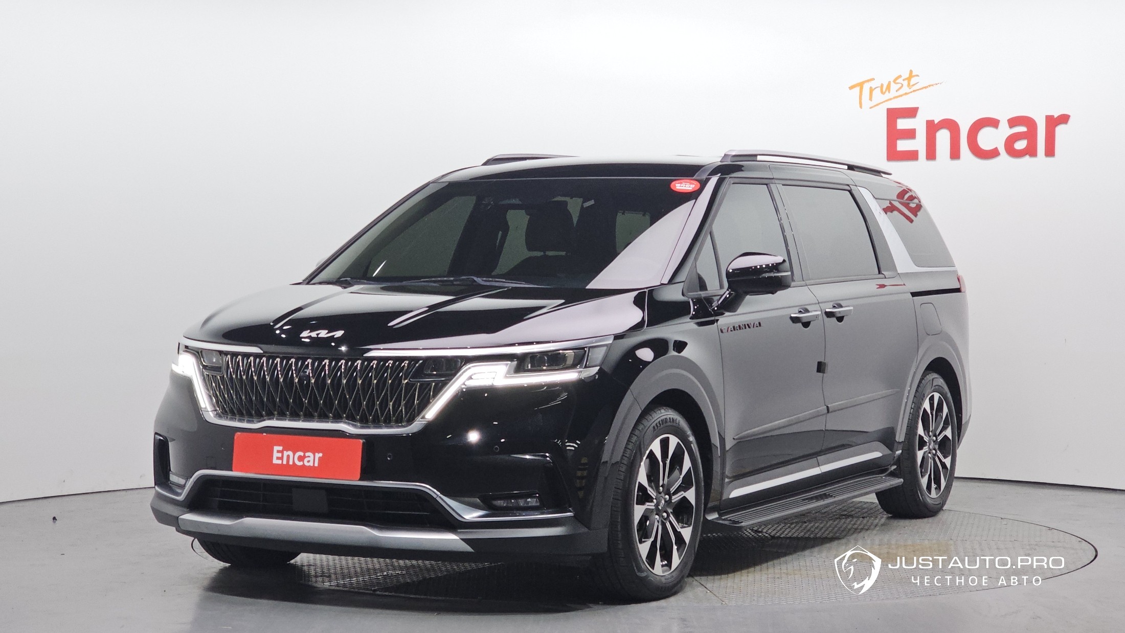 Автомобиль Kia Canival