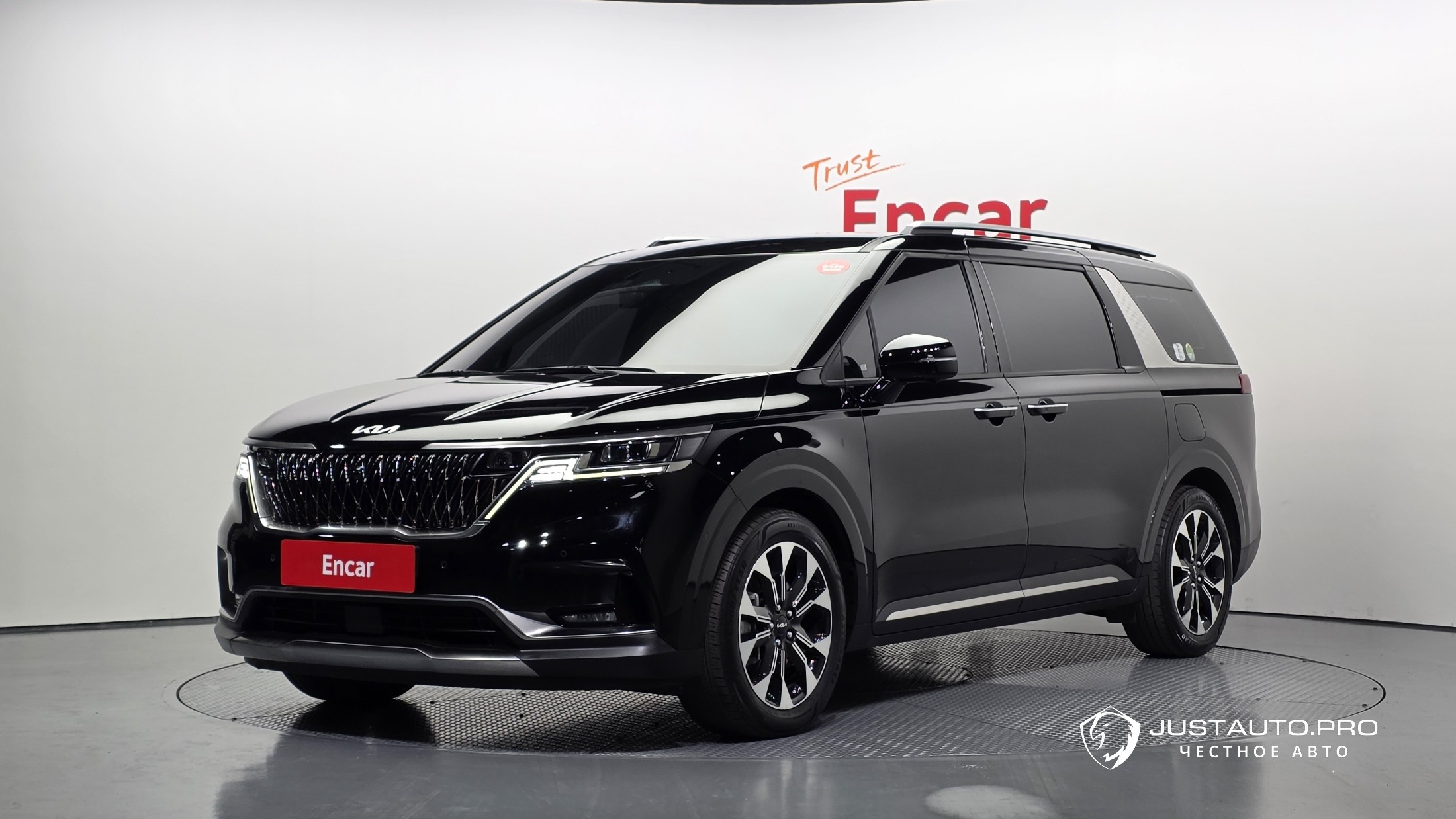 Автомобиль Kia Canival