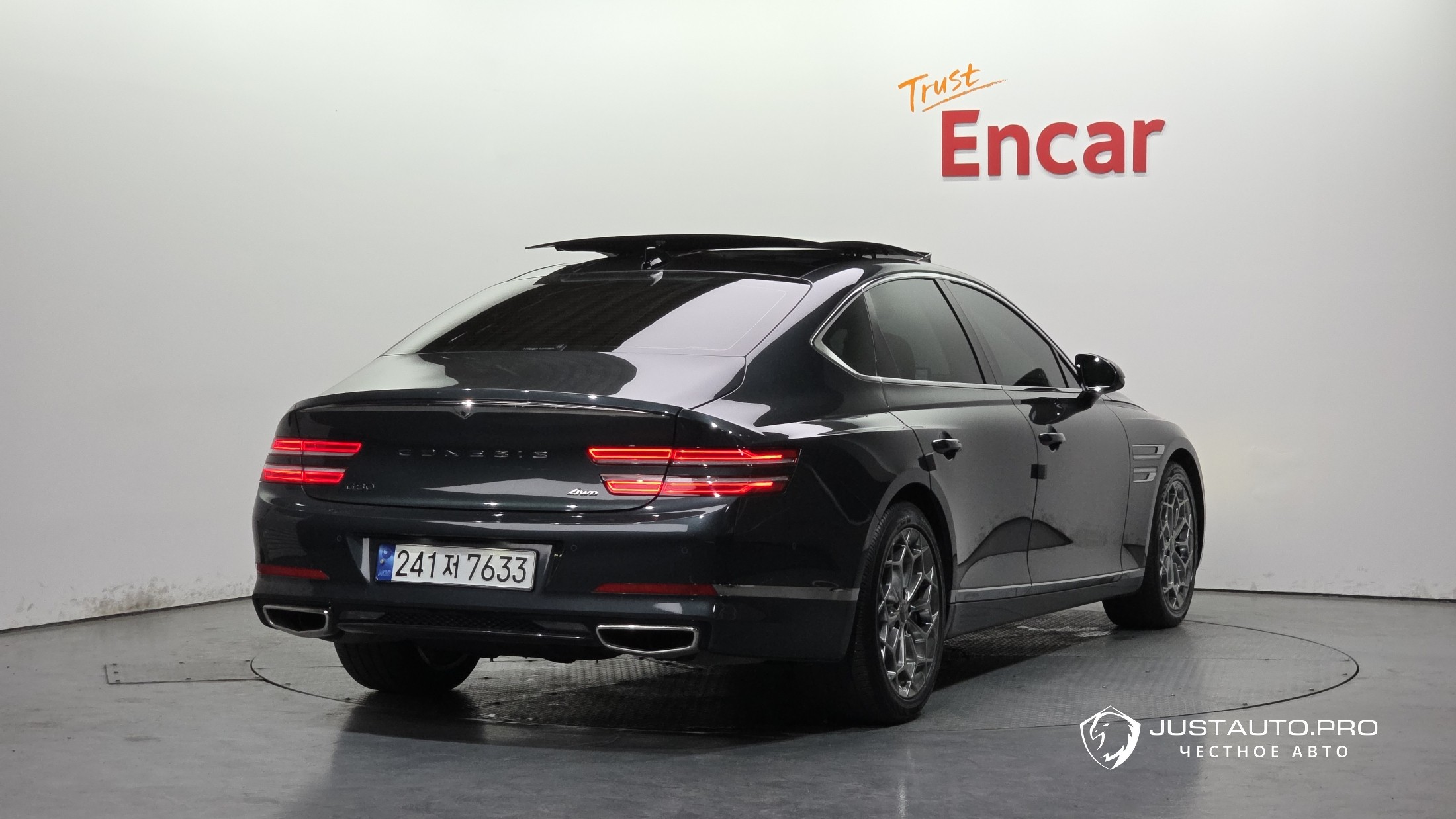 Автомобиль Genesis G80