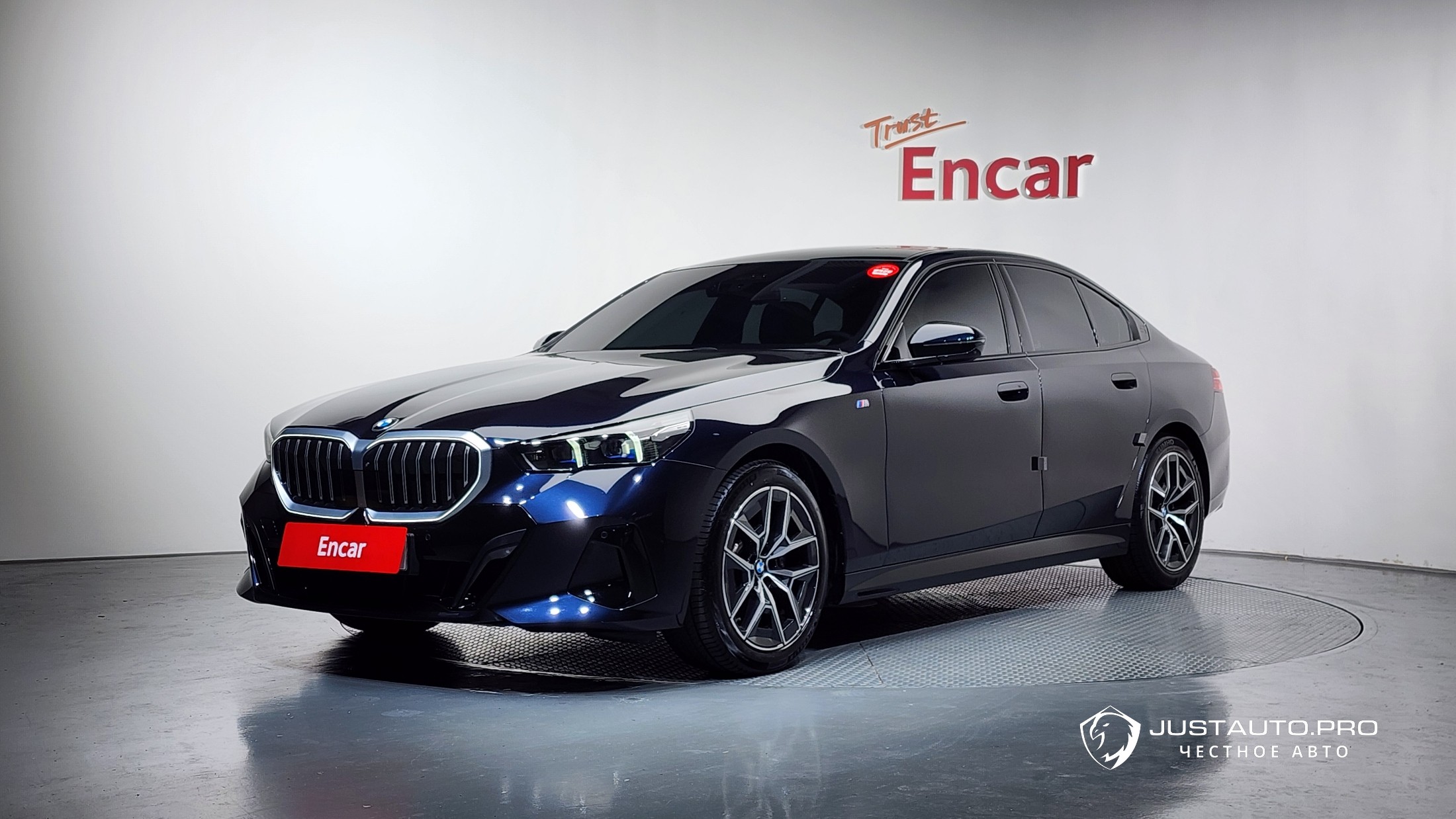 Автомобиль BMW 5-Series
