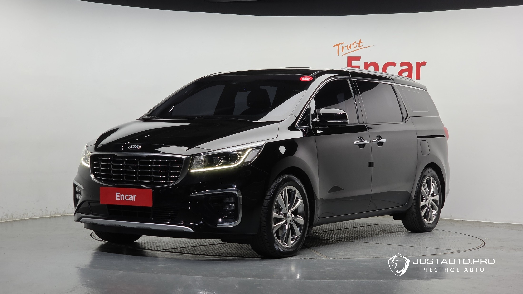 Автомобиль Kia Canival