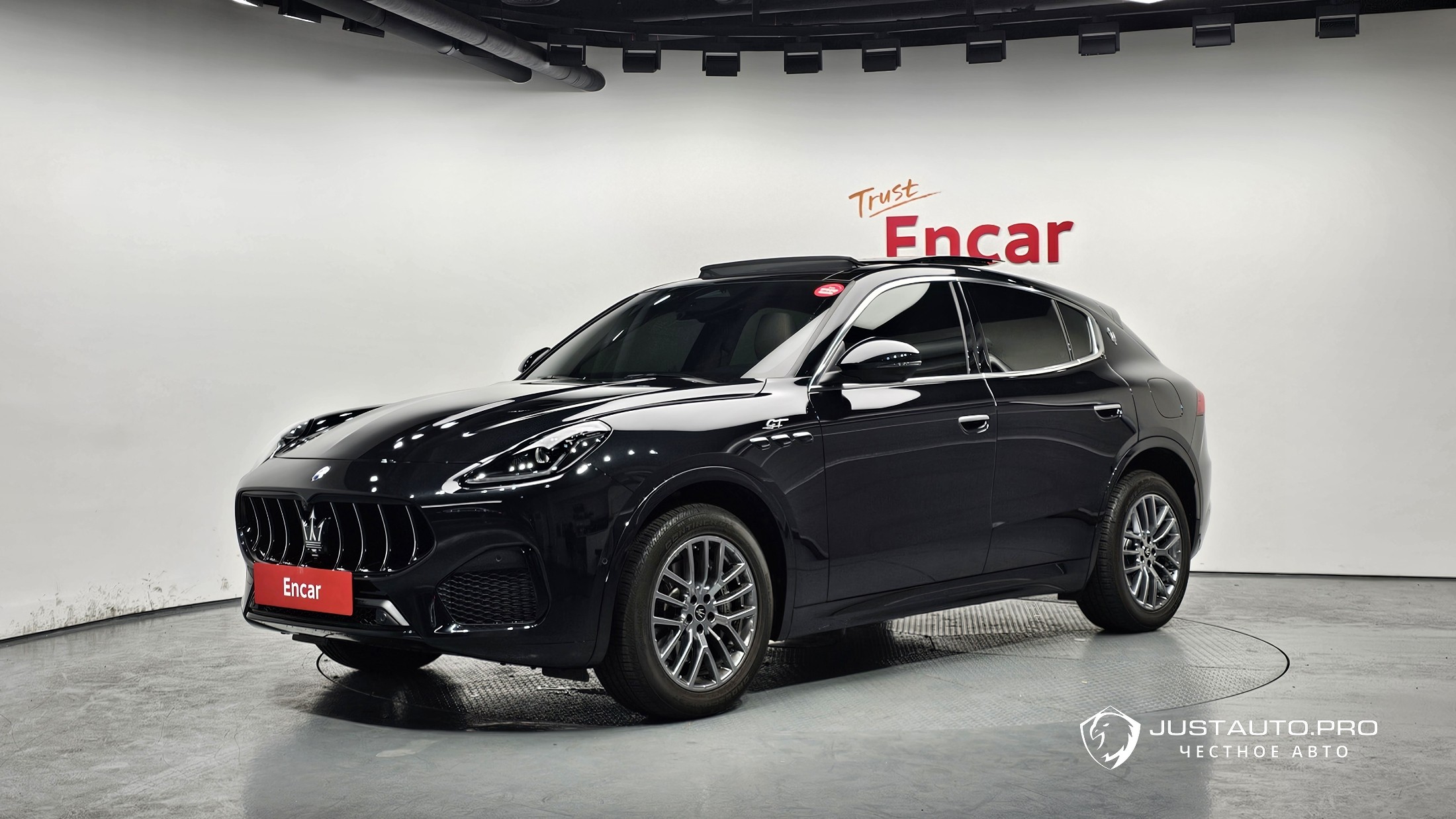 Автомобиль Maserati Grecale