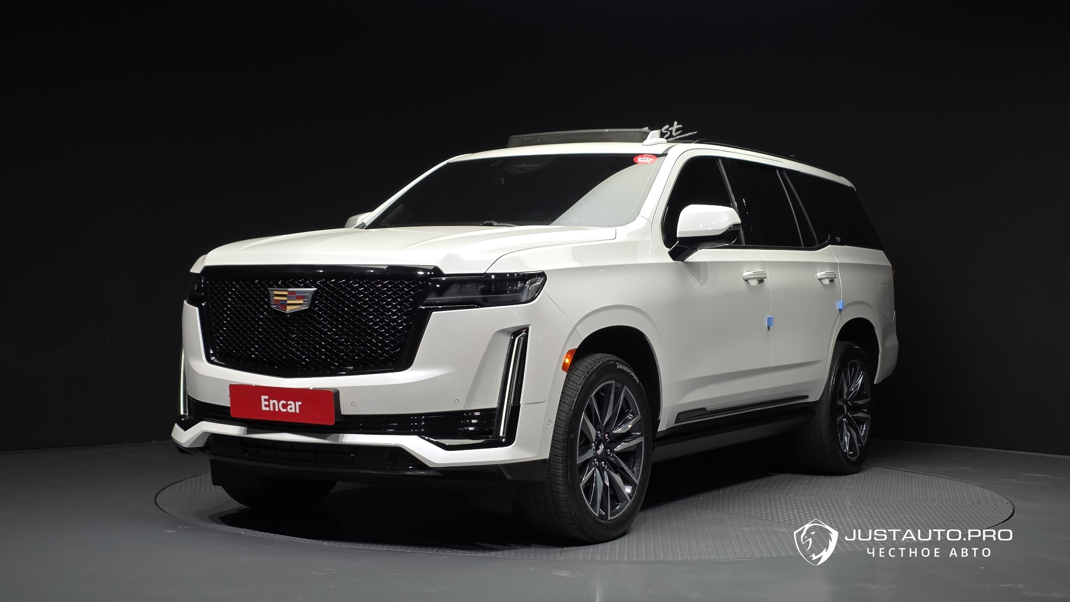 Автомобиль Cadillac Escalade