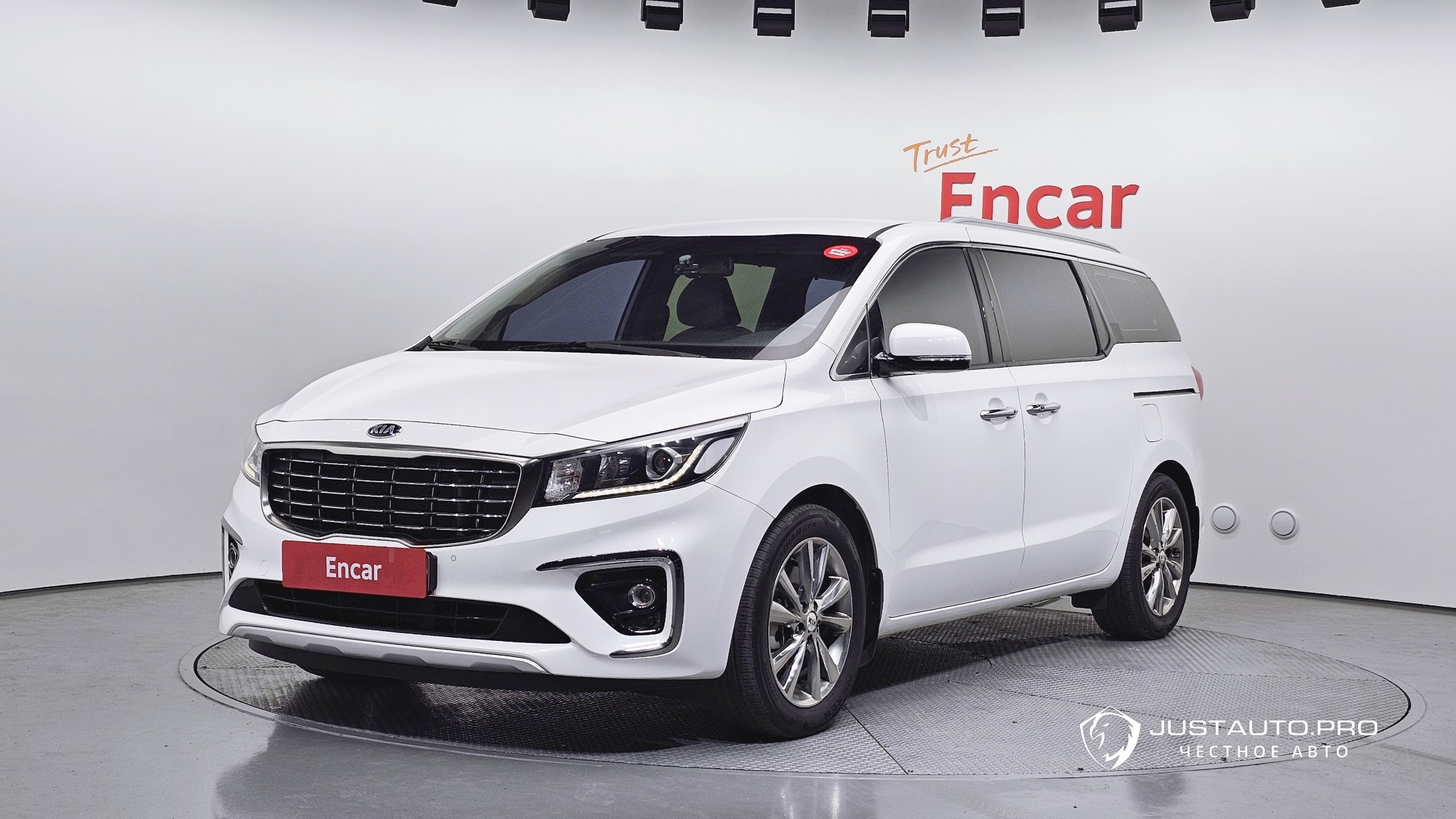 Автомобиль Kia Canival