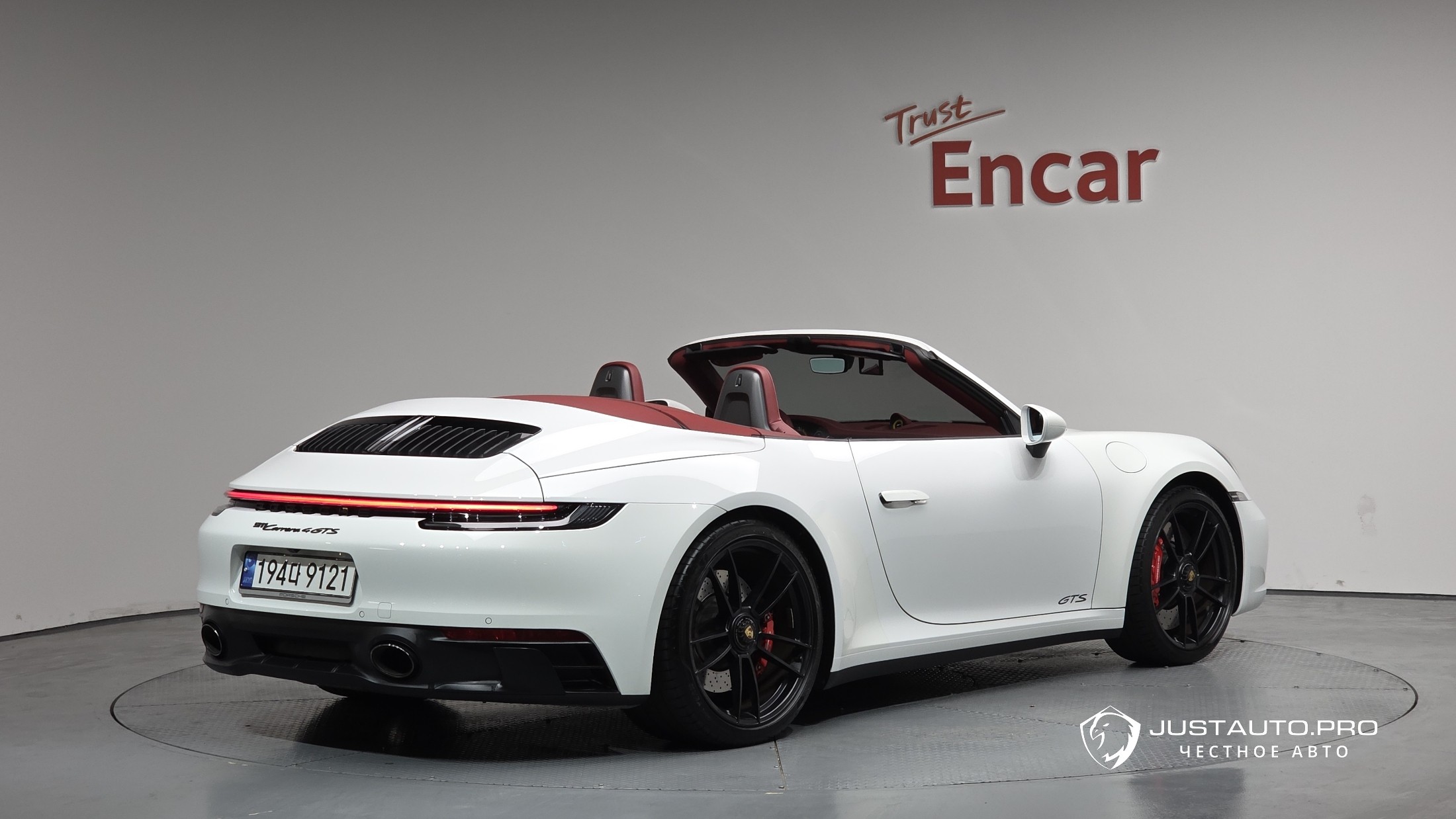 Автомобиль Porsche 911