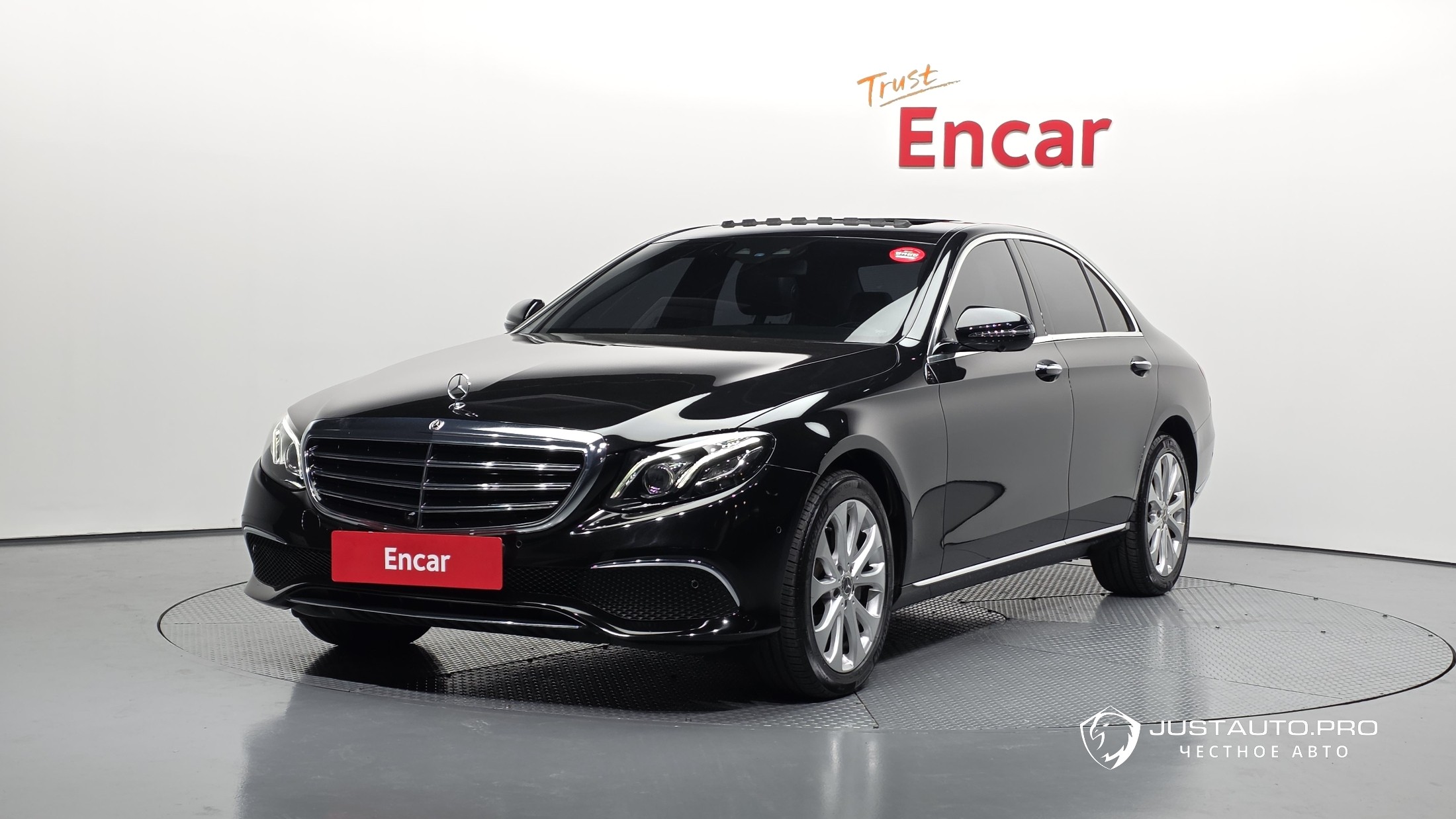 Автомобиль Mercedes-Benz E-Class