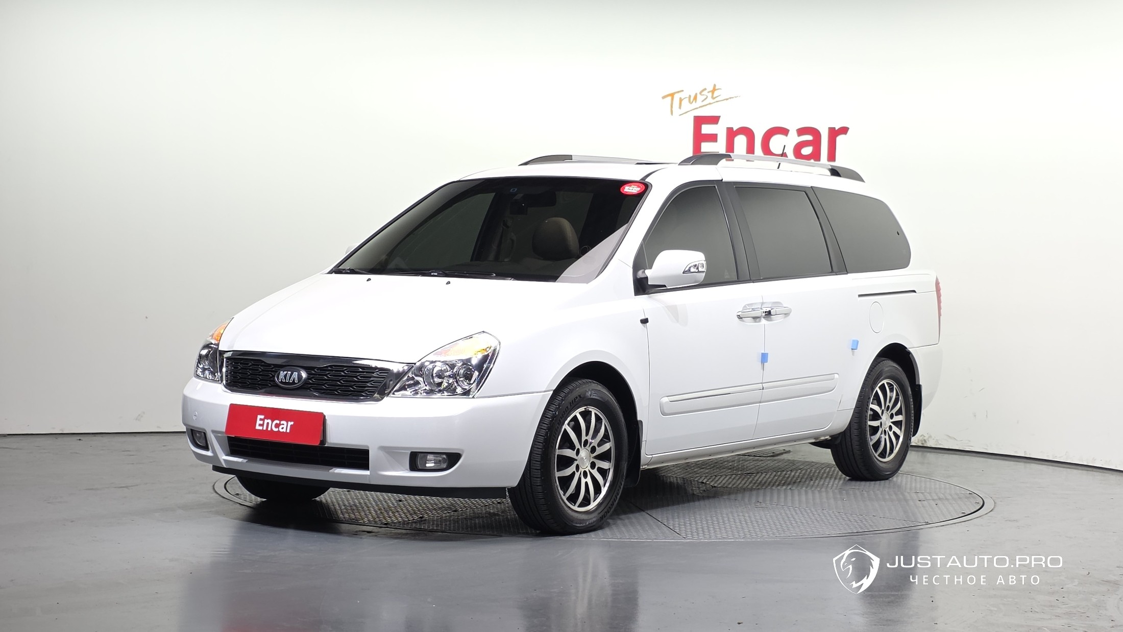 Автомобиль Kia Canival