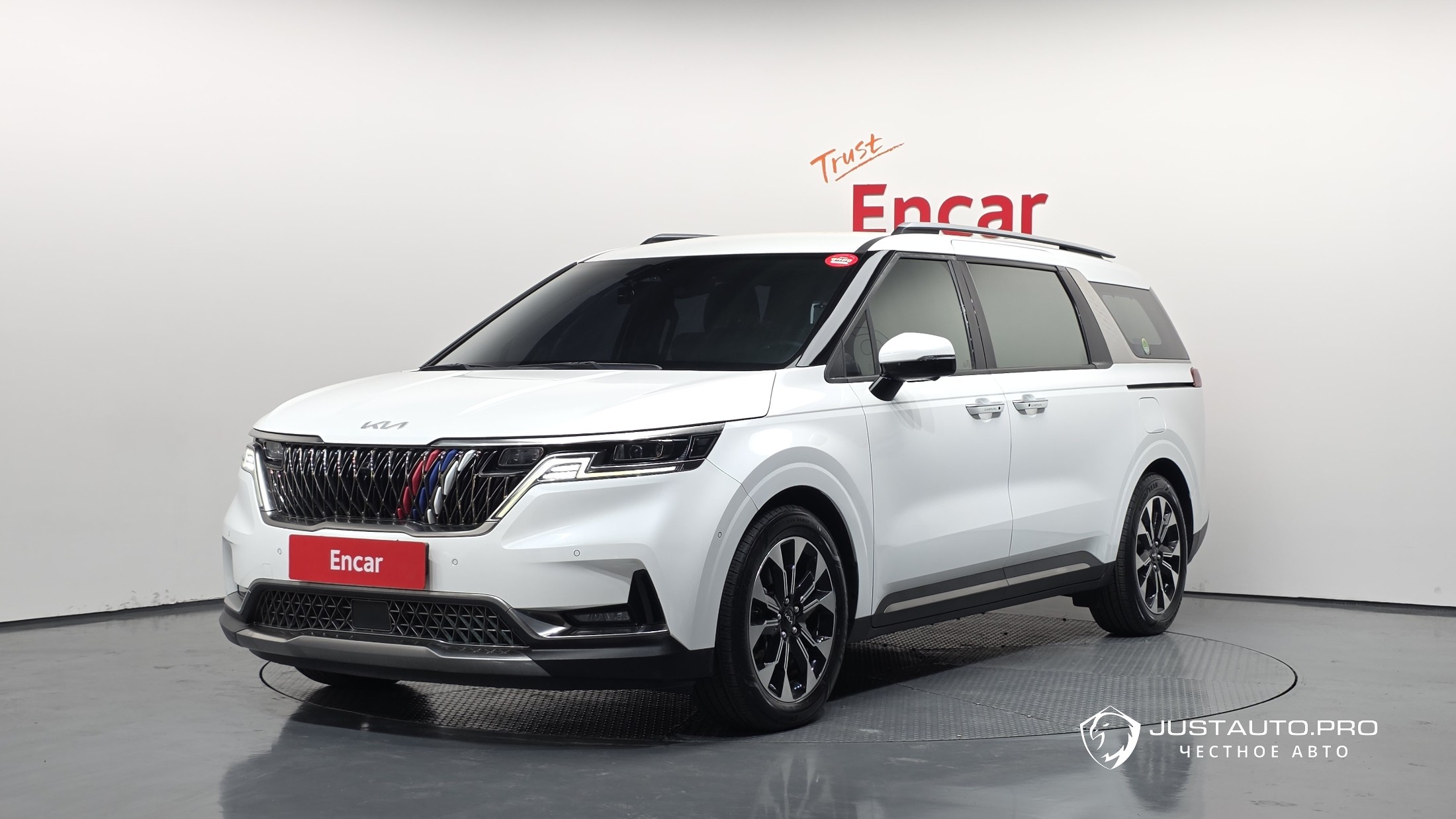 Автомобиль Kia Canival