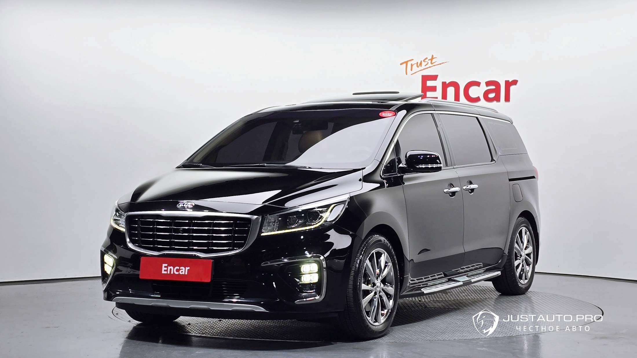 Автомобиль Kia Canival