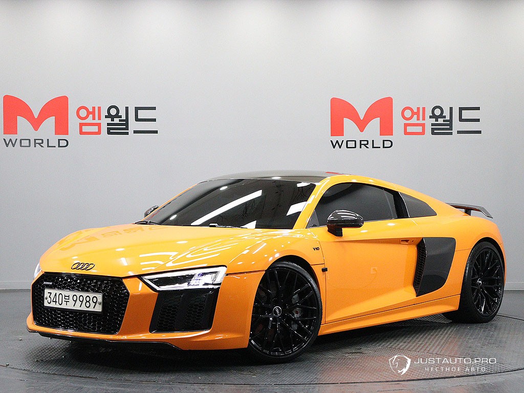 Автомобиль Audi R8