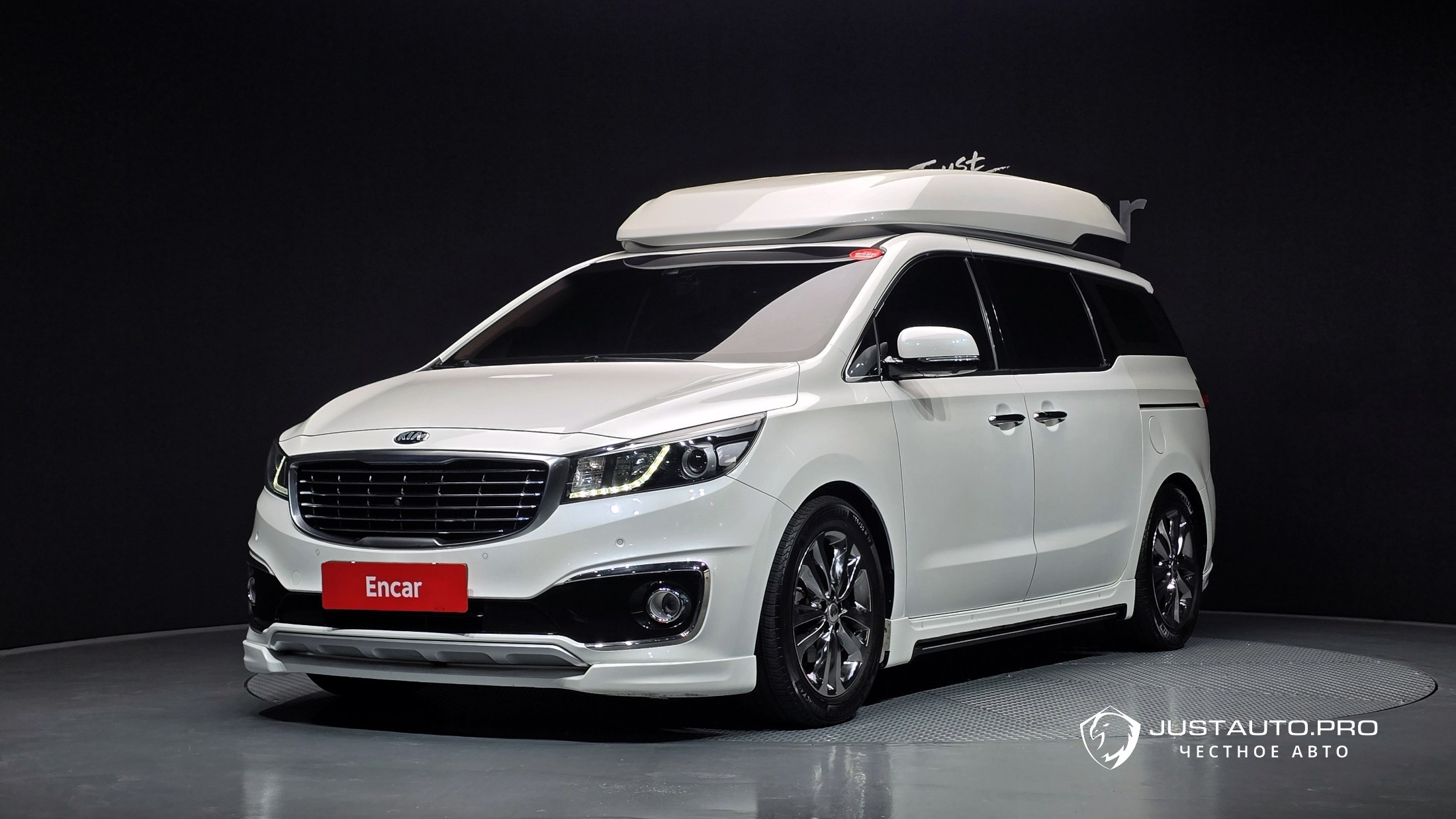 Автомобиль Kia Canival