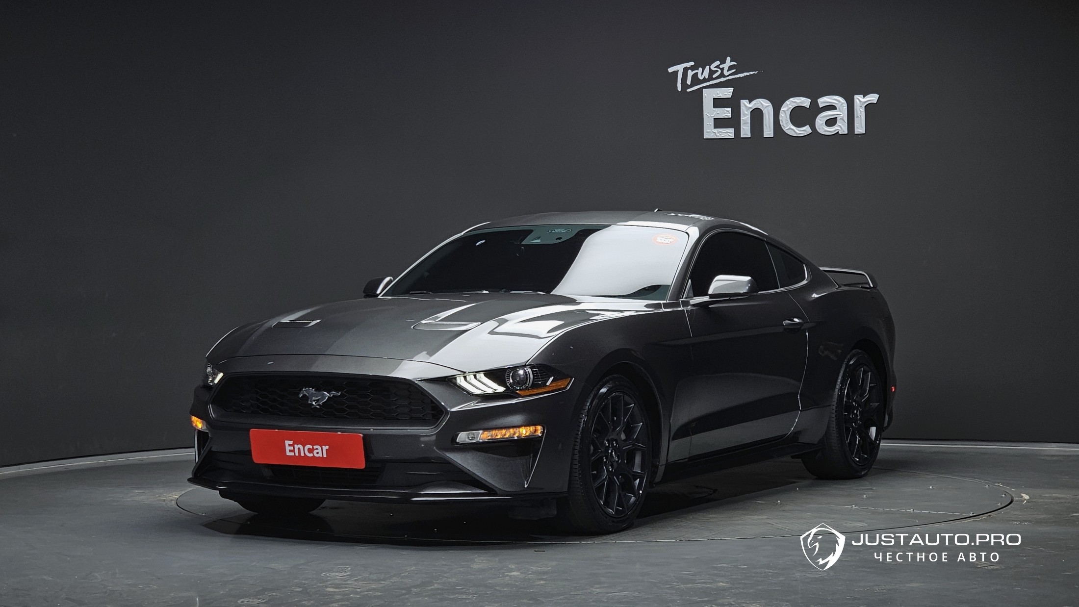 Автомобиль Ford Mustang