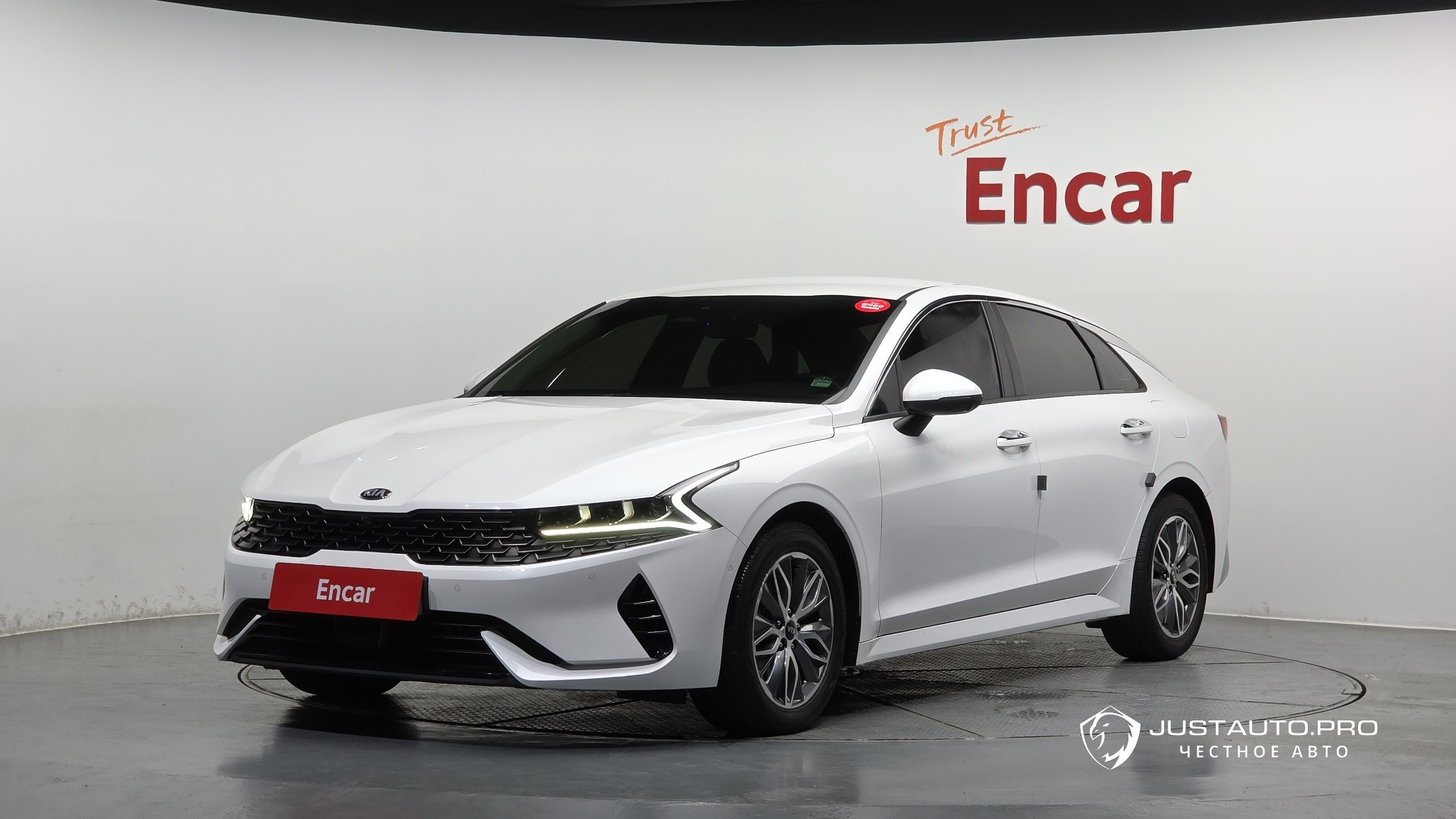 Автомобиль Kia K5