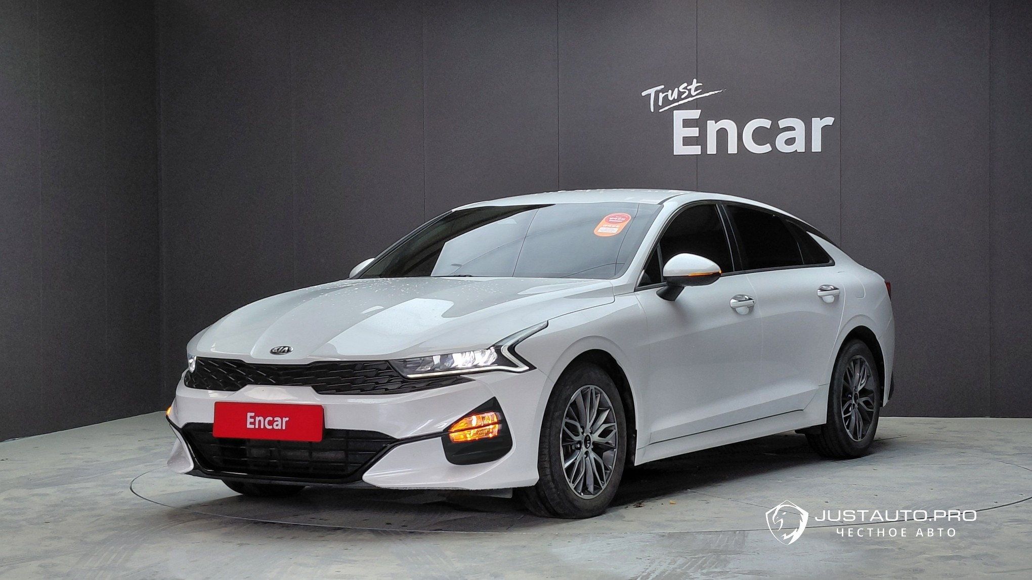 Автомобиль Kia K5