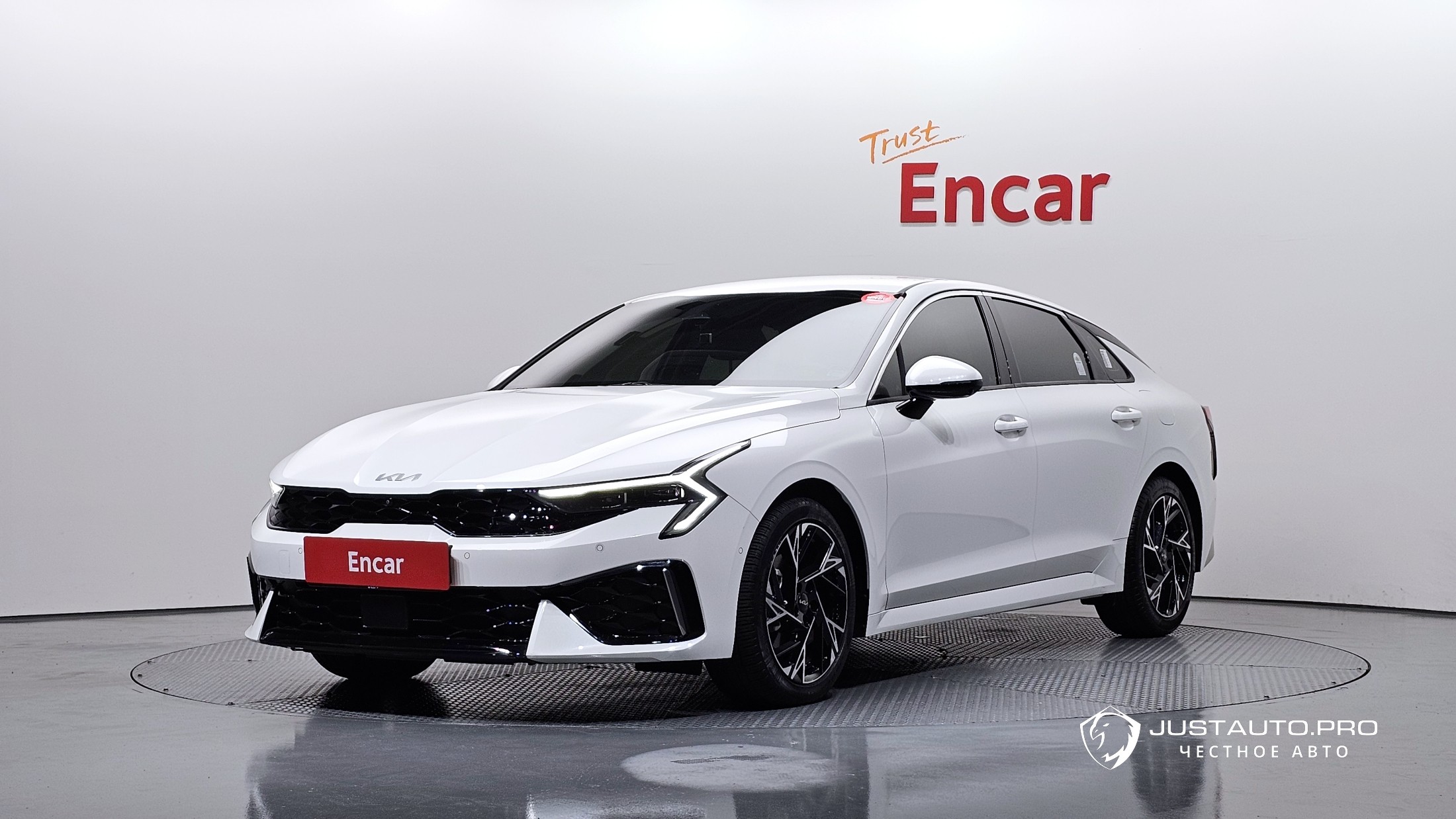Автомобиль Kia K5