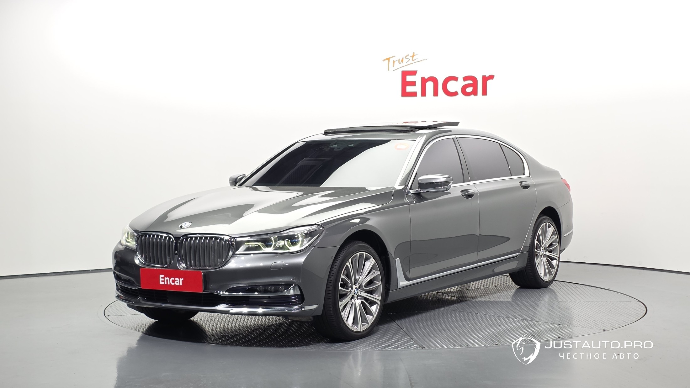 Автомобиль BMW 7-Series