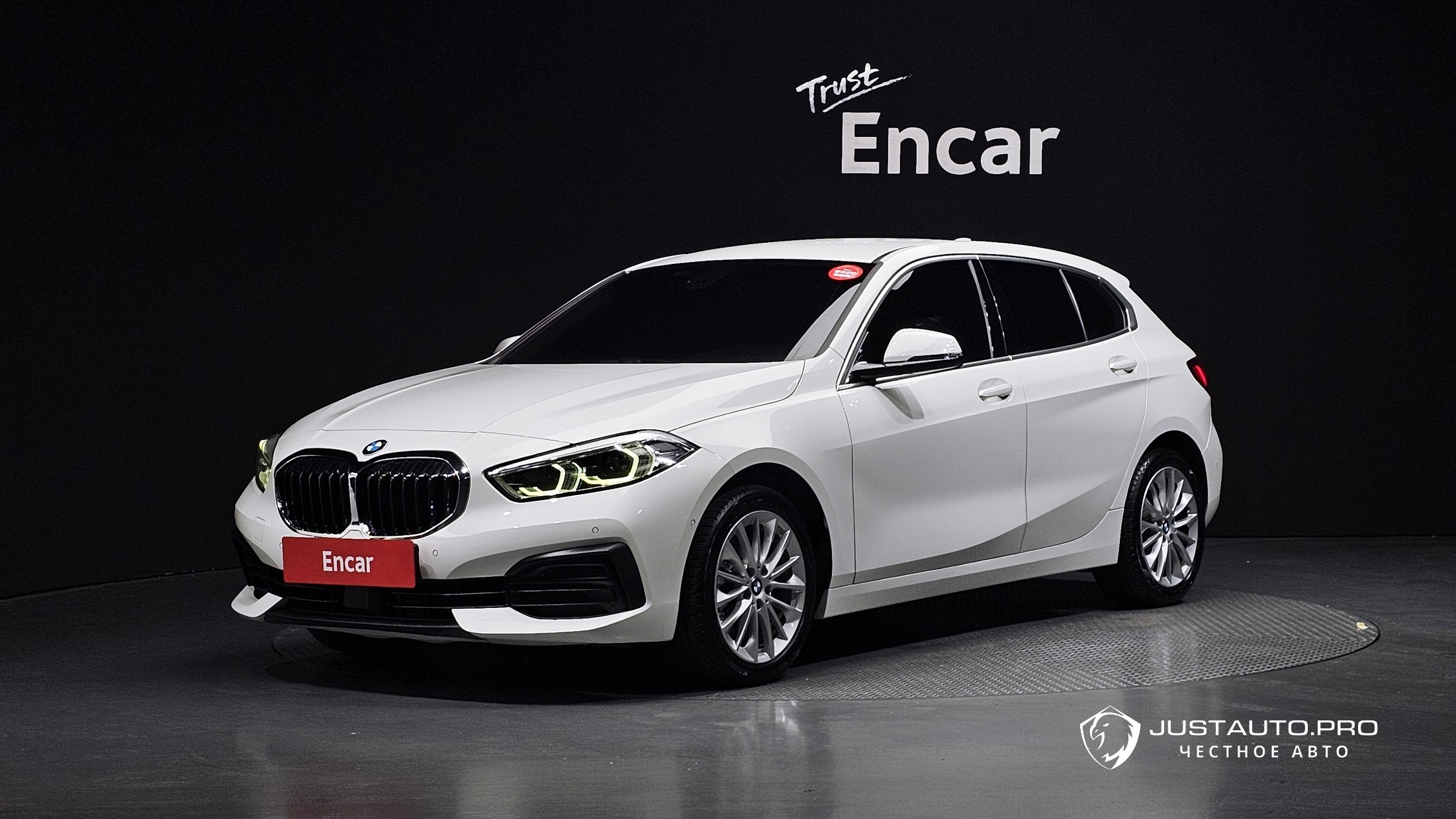 Автомобиль BMW 1-Series