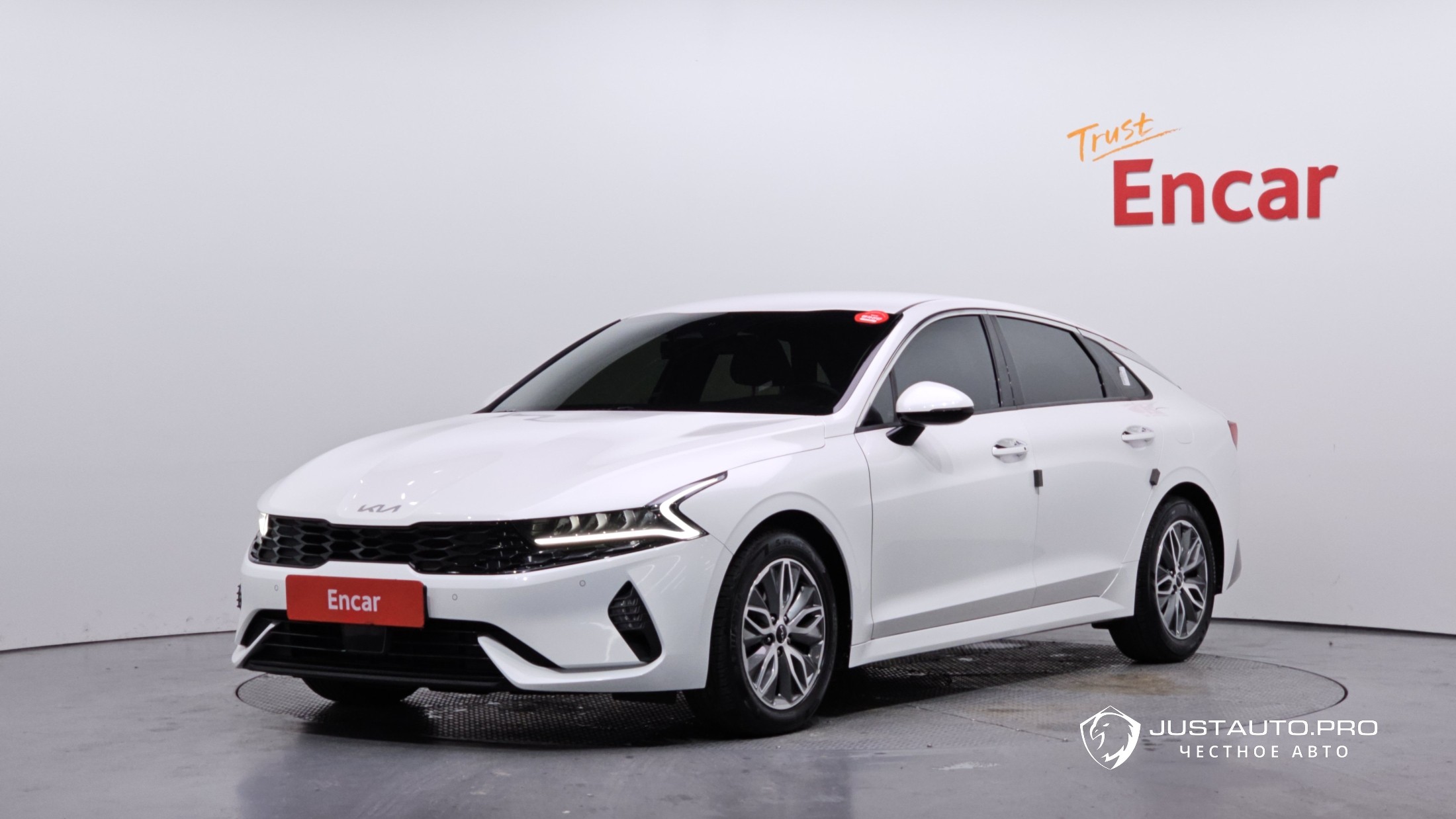 Автомобиль Kia K5