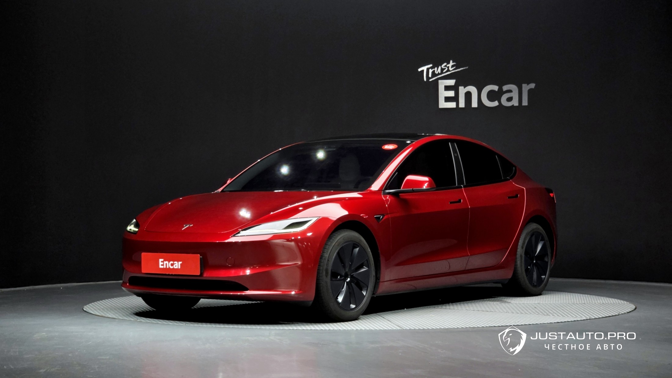 Автомобиль Tesla Model 3
