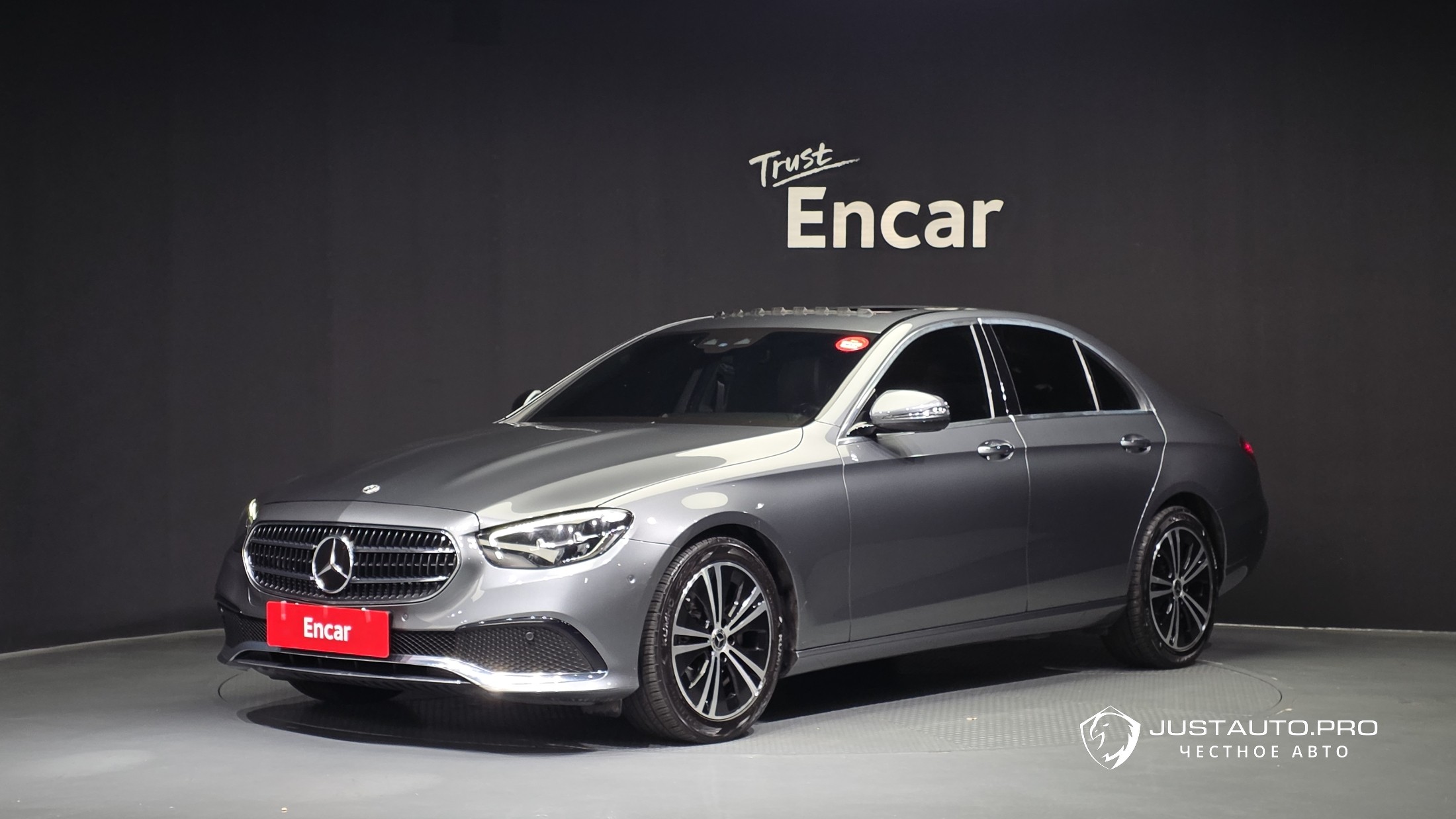 Автомобиль Mercedes-Benz E-Class