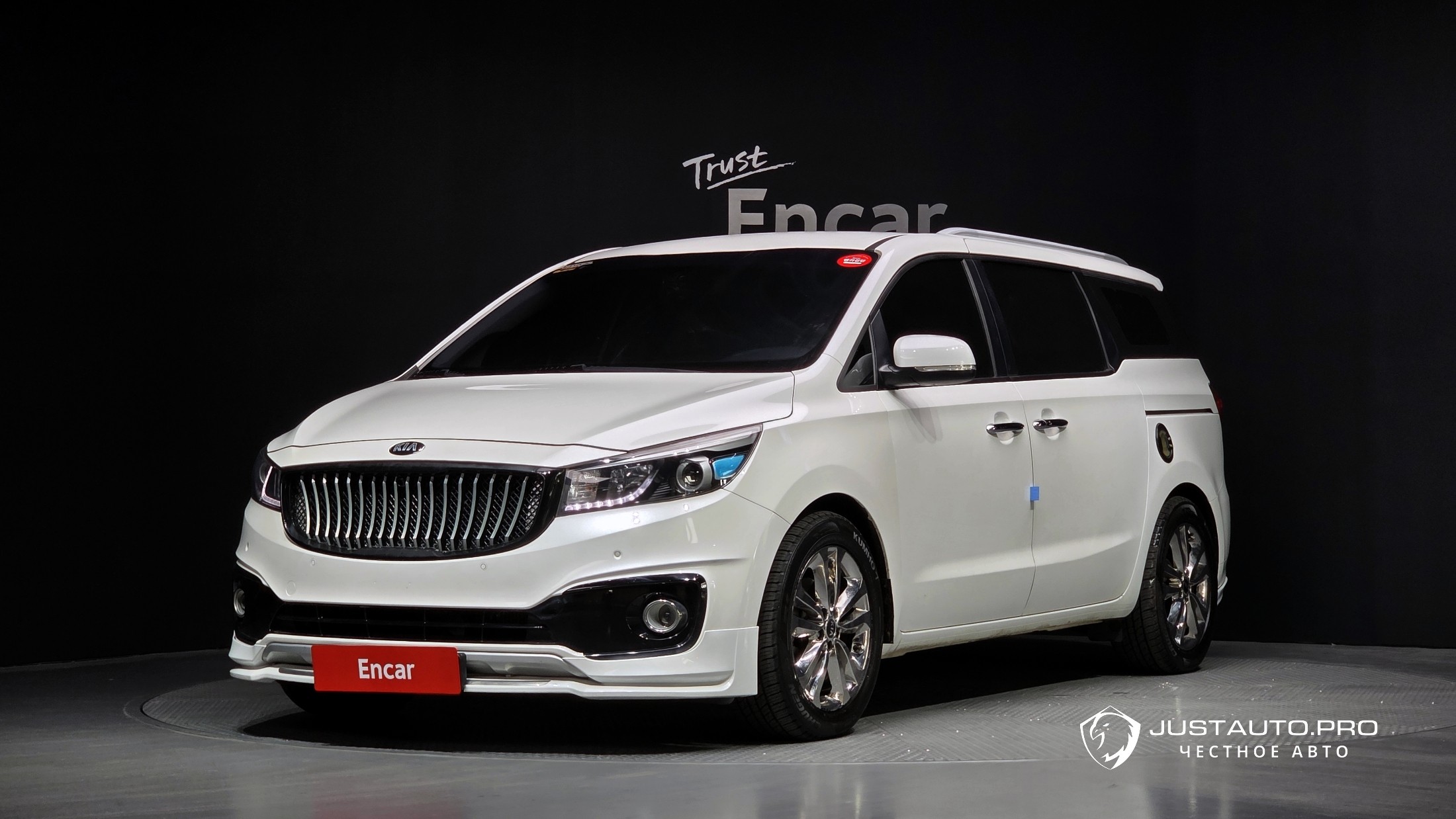 Автомобиль Kia Canival