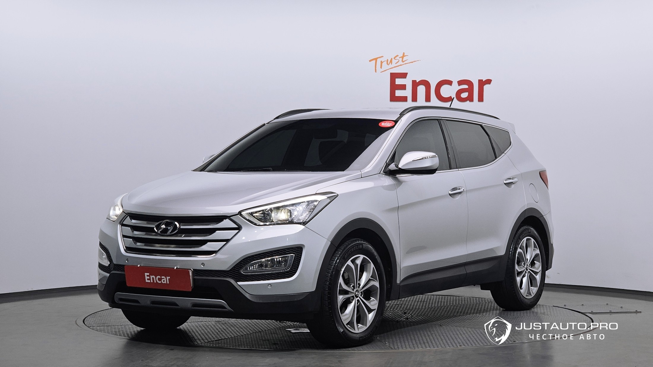 Автомобиль Hyundai Santafe