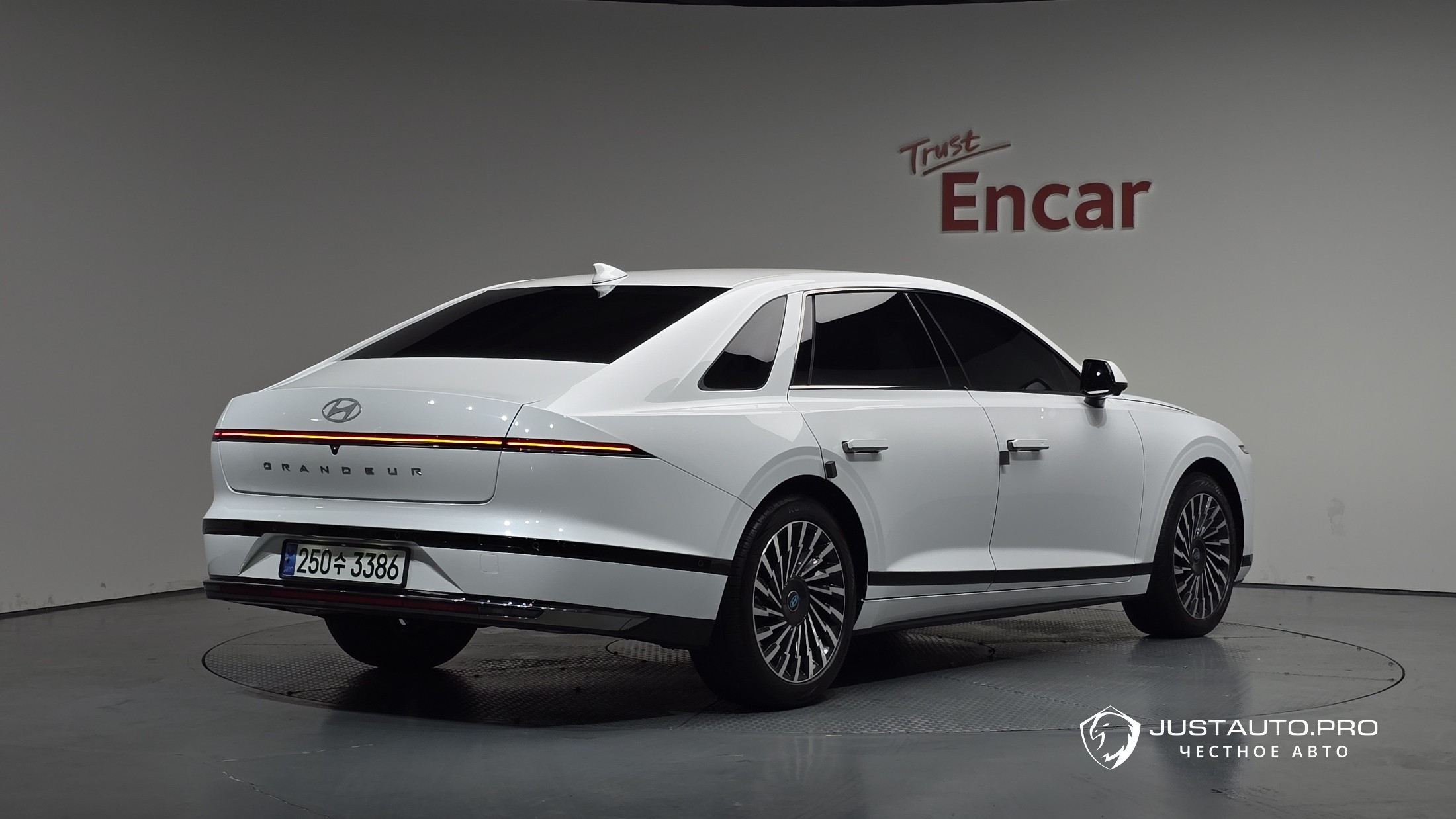 Автомобиль Hyundai Grandeur