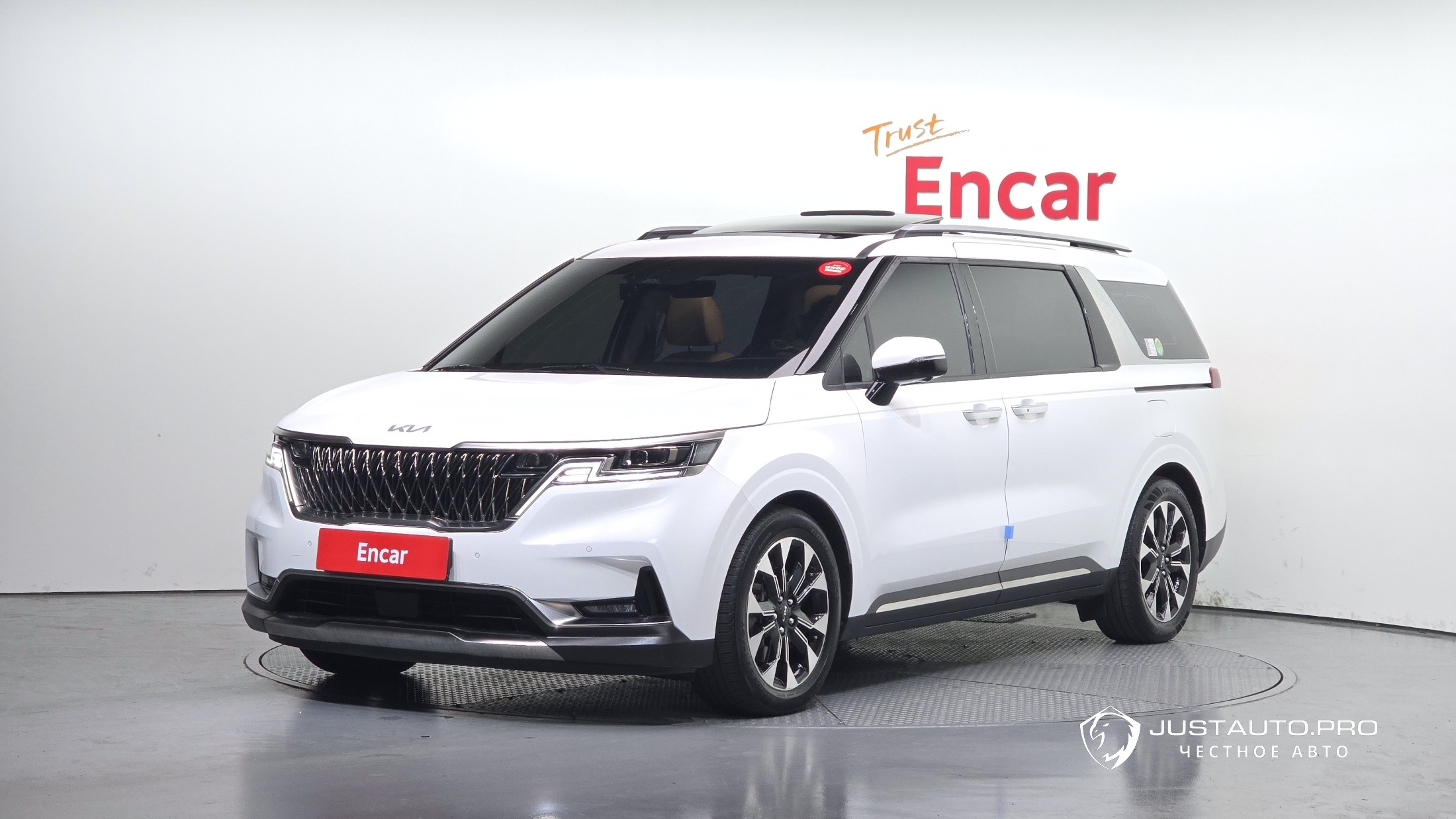 Автомобиль Kia Canival