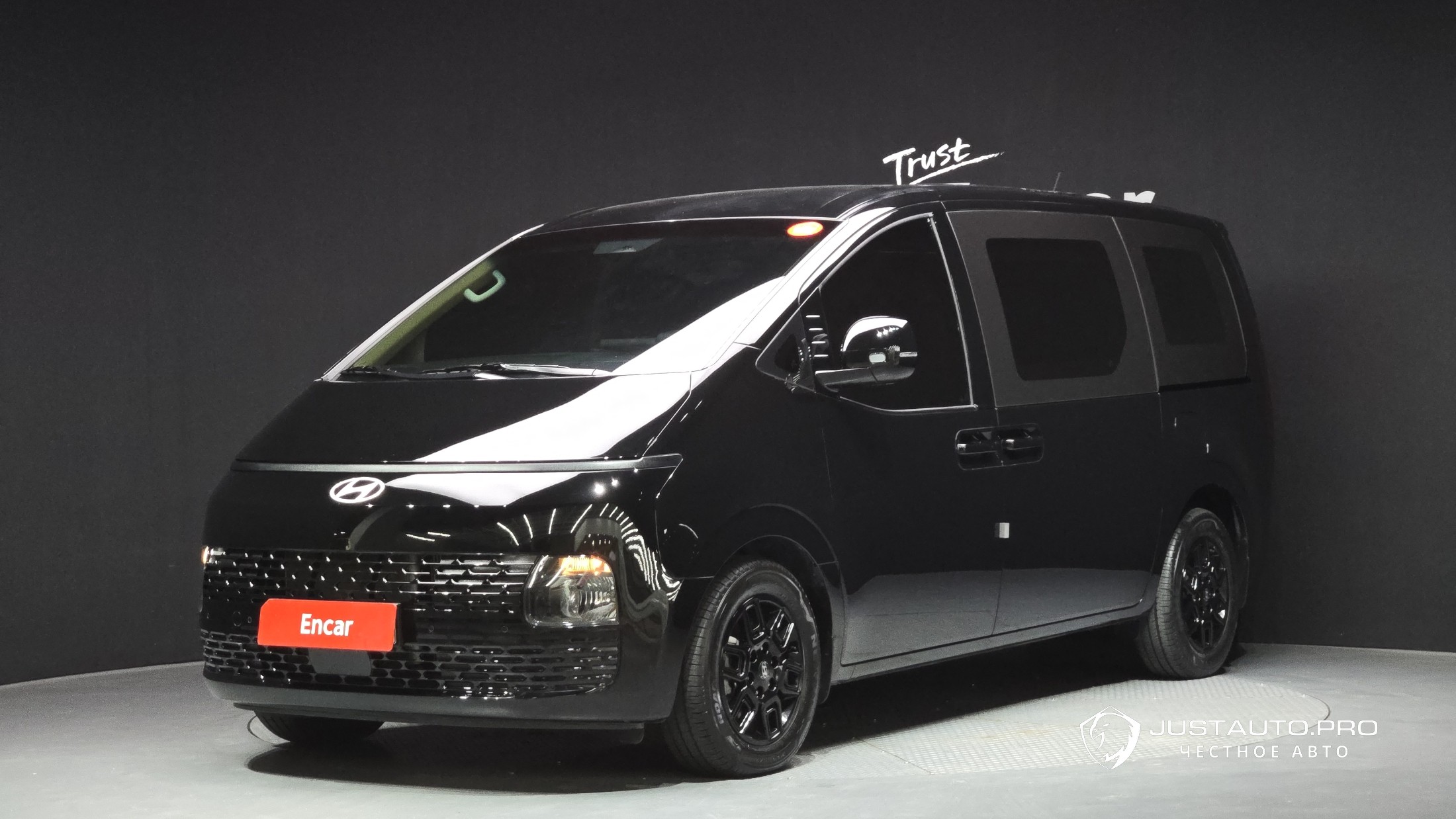 Автомобиль Hyundai Staria