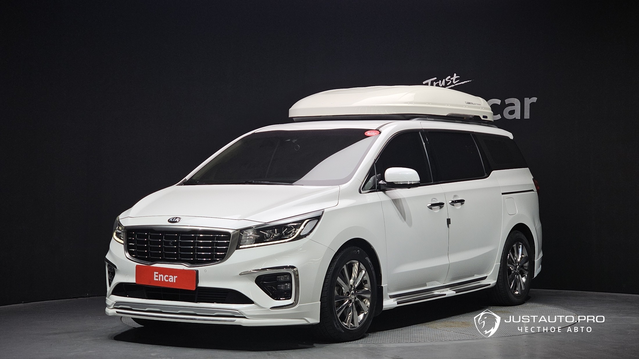 Автомобиль Kia Canival