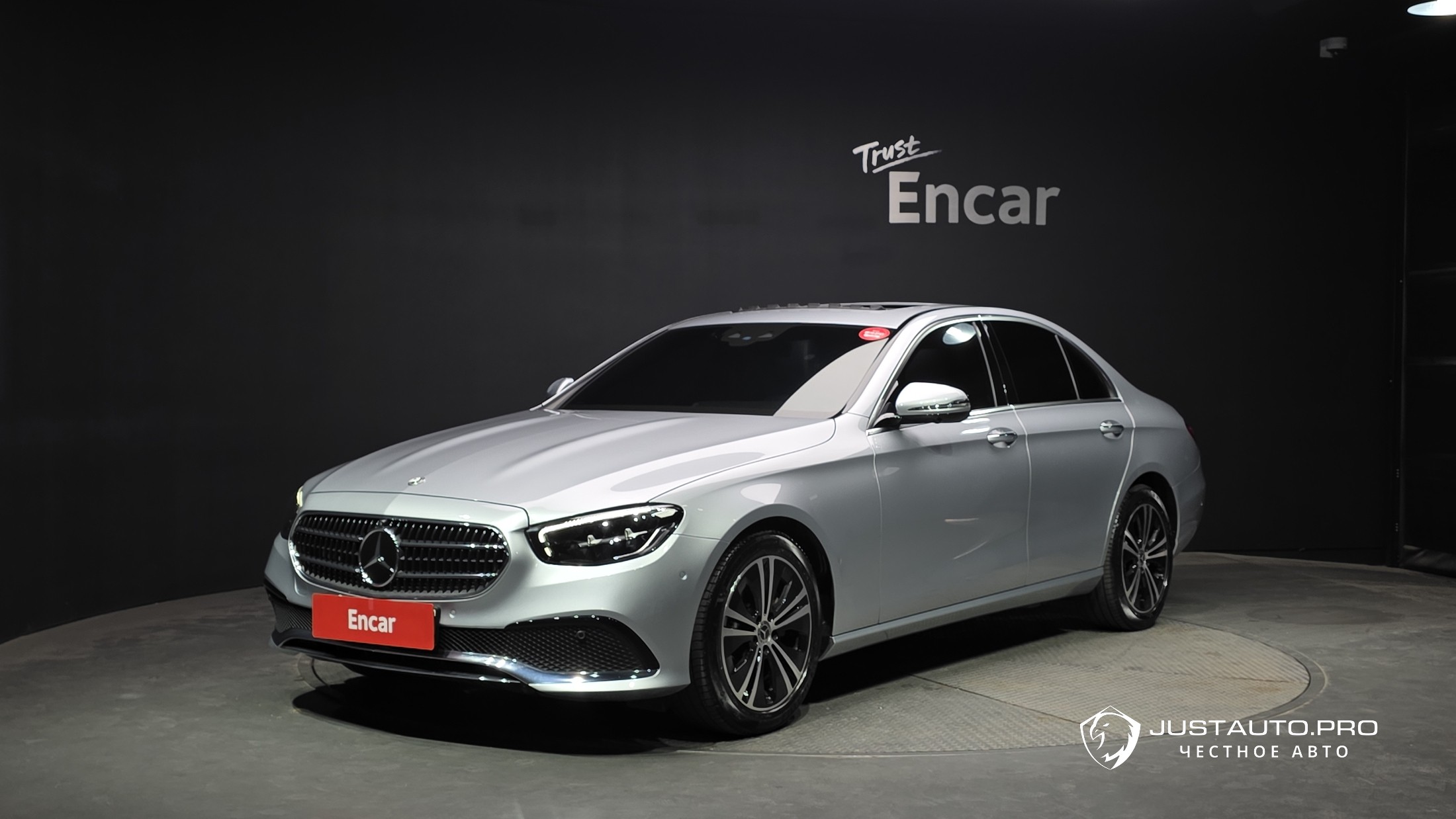 Автомобиль Mercedes-Benz E-Class