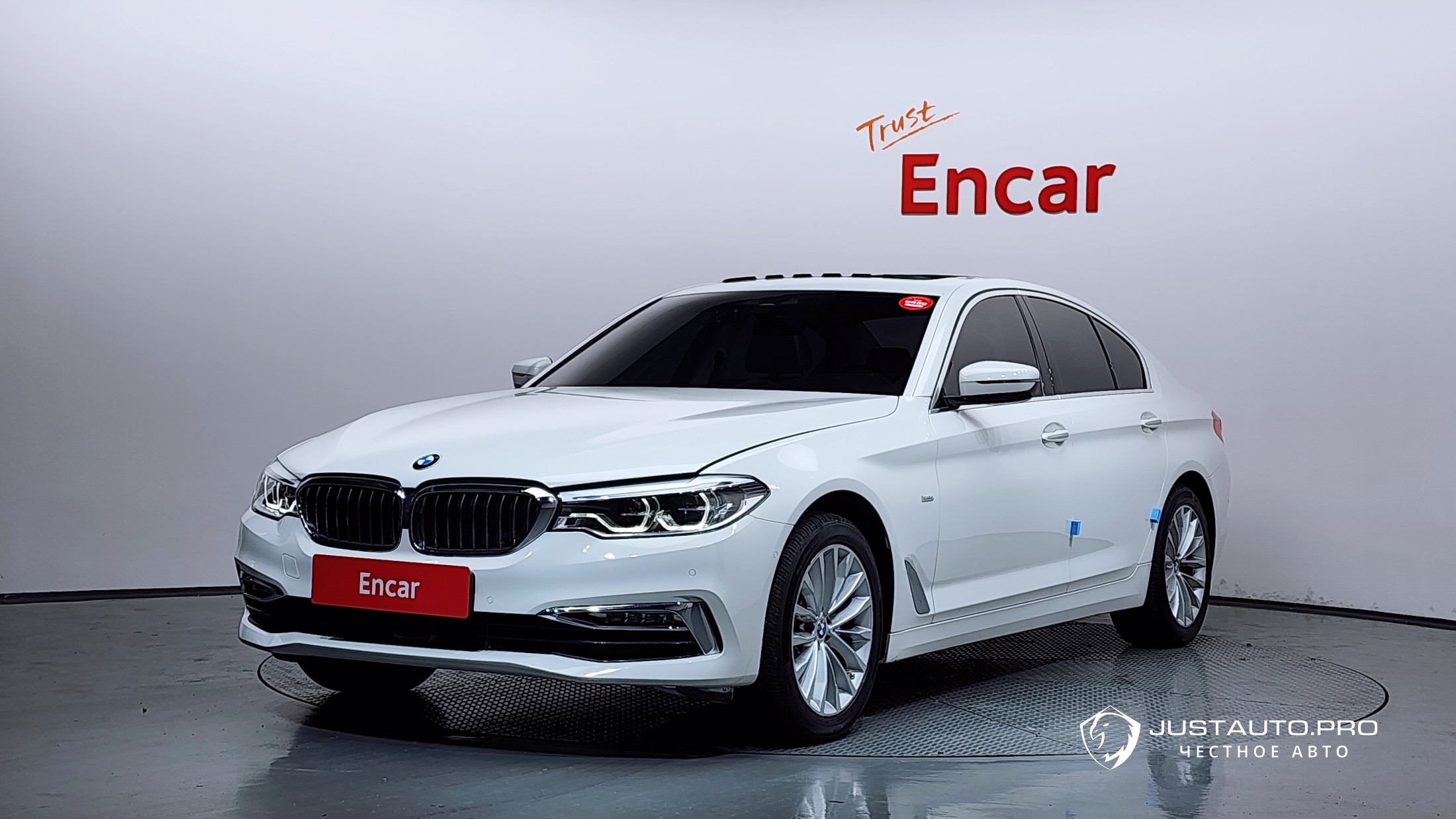 Автомобиль BMW 5-Series