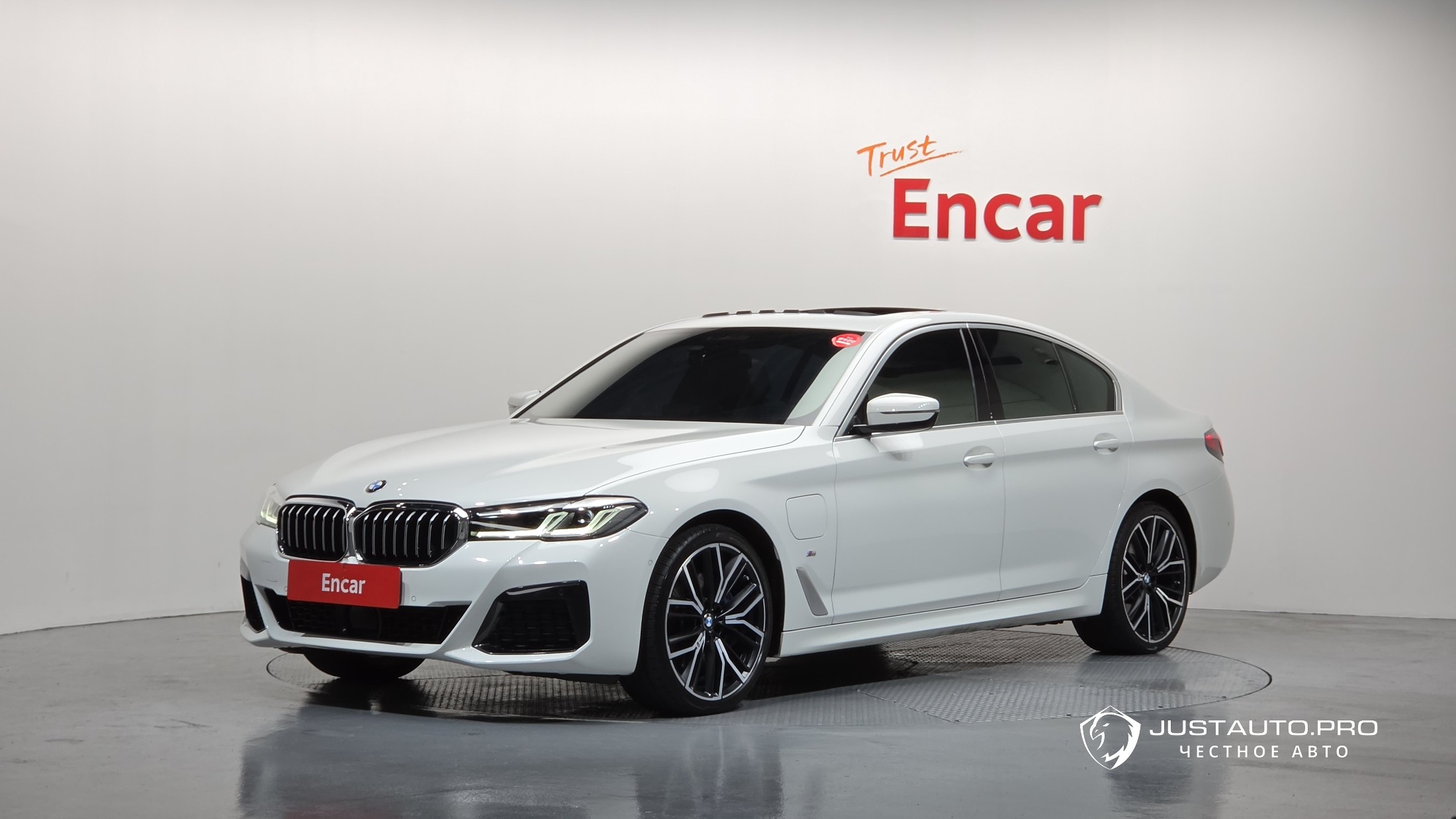 Автомобиль BMW 5-Series
