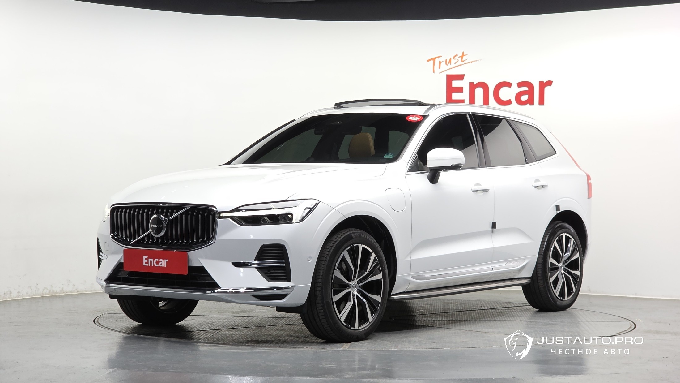 Автомобиль Volvo XC60