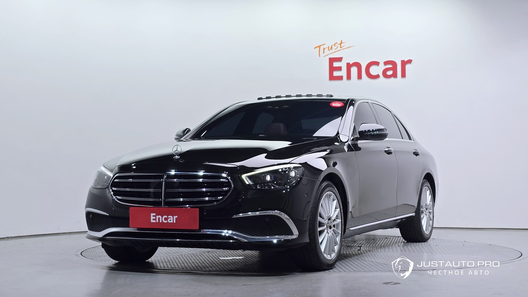 Автомобиль Mercedes-Benz E-Class