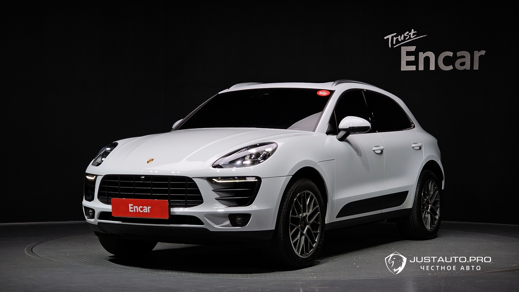 Автомобиль Porsche Macan