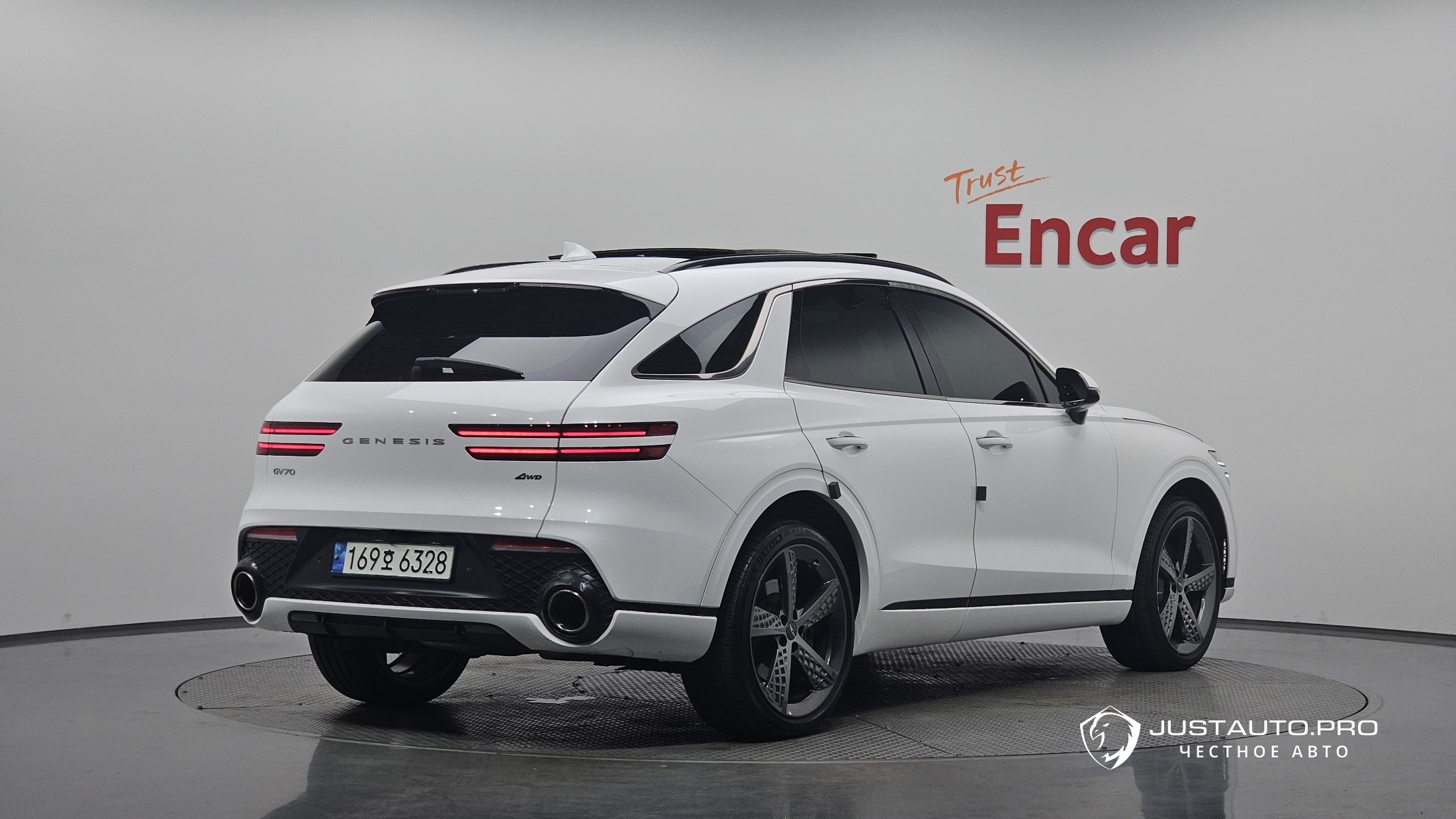 Автомобиль Genesis GV70