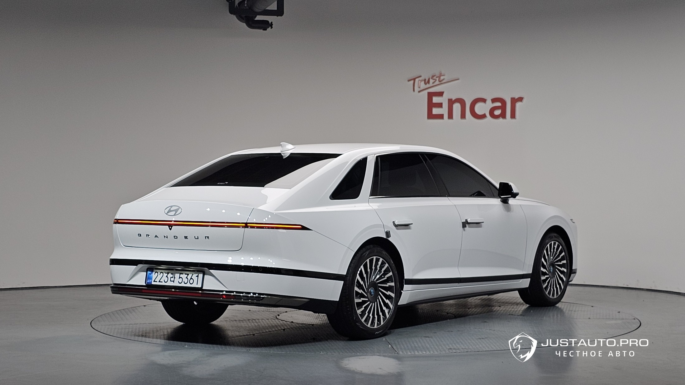 Автомобиль Hyundai Grandeur