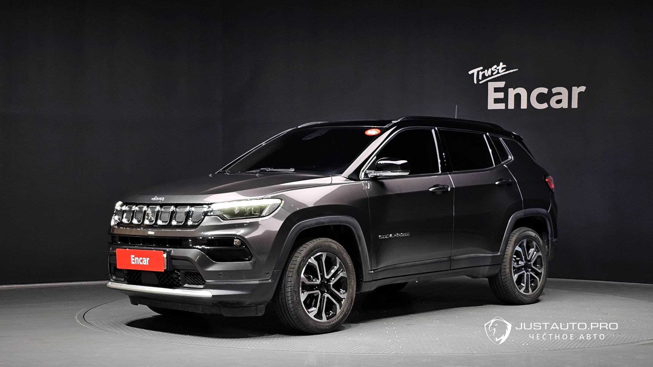 Автомобиль Jeep Compass