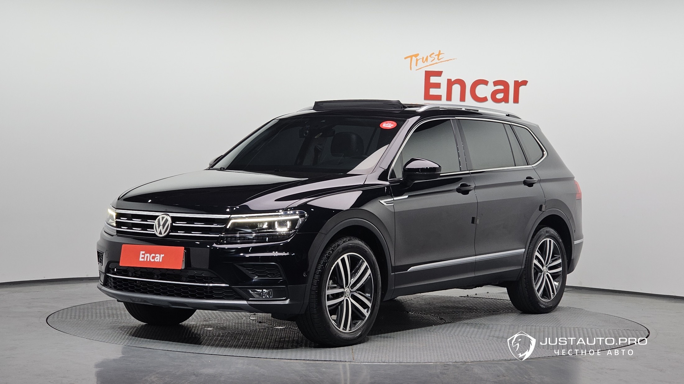 Автомобиль Volkswagen Tiguan