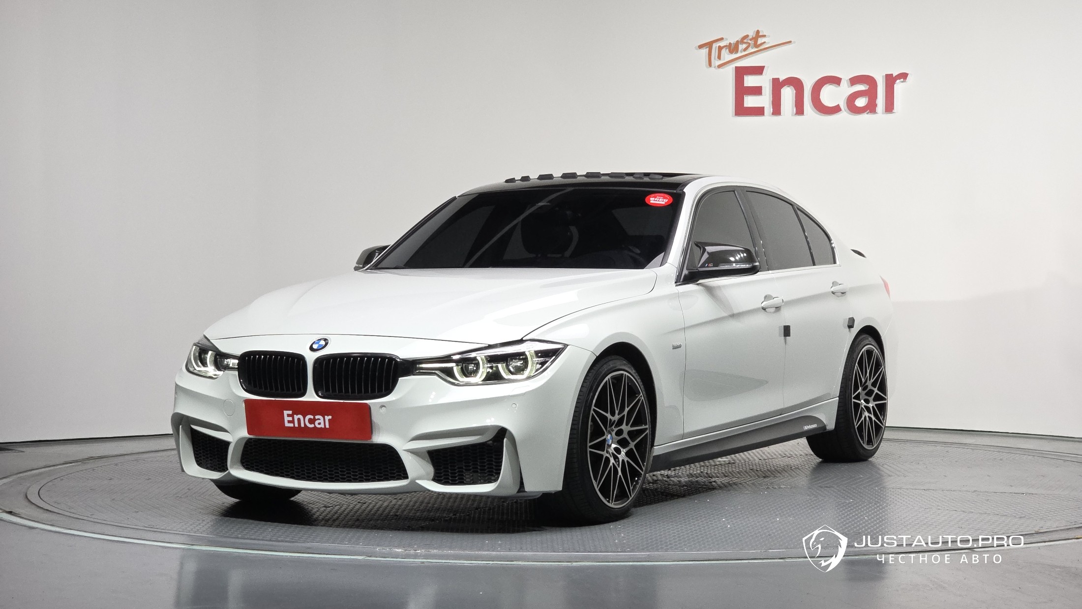 Автомобиль BMW 3-Series