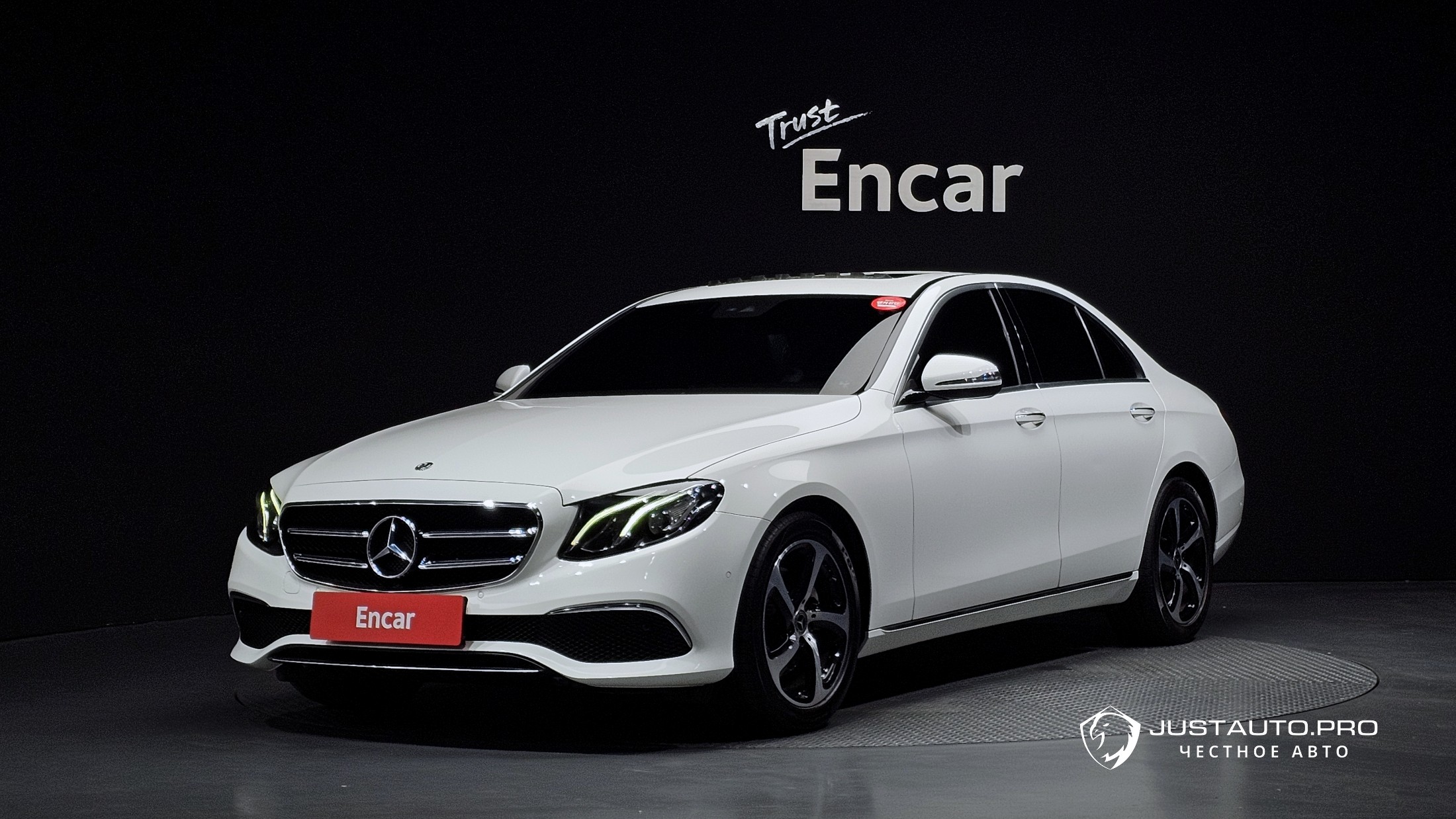 Автомобиль Mercedes-Benz E-Class