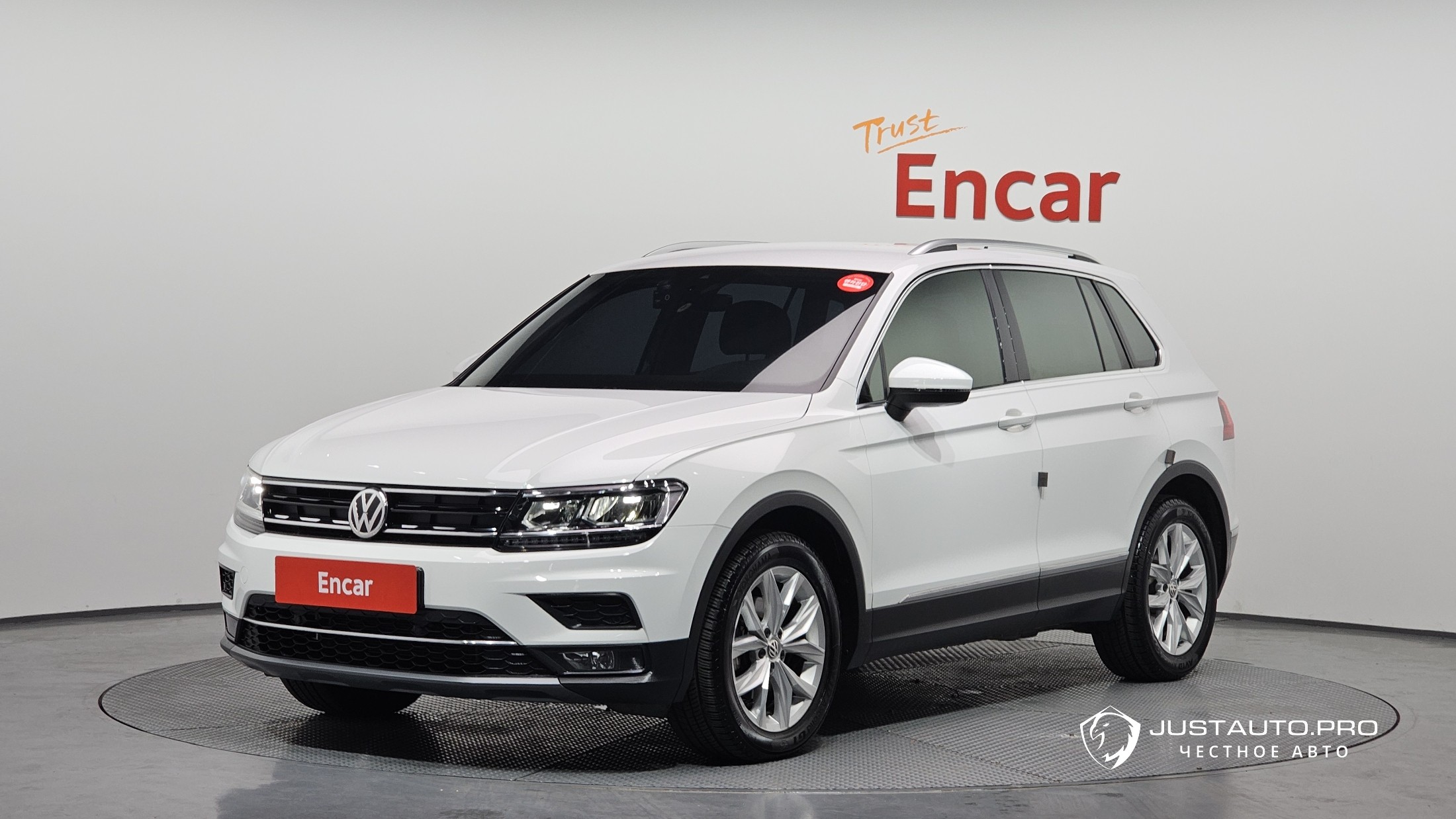 Автомобиль Volkswagen Tiguan
