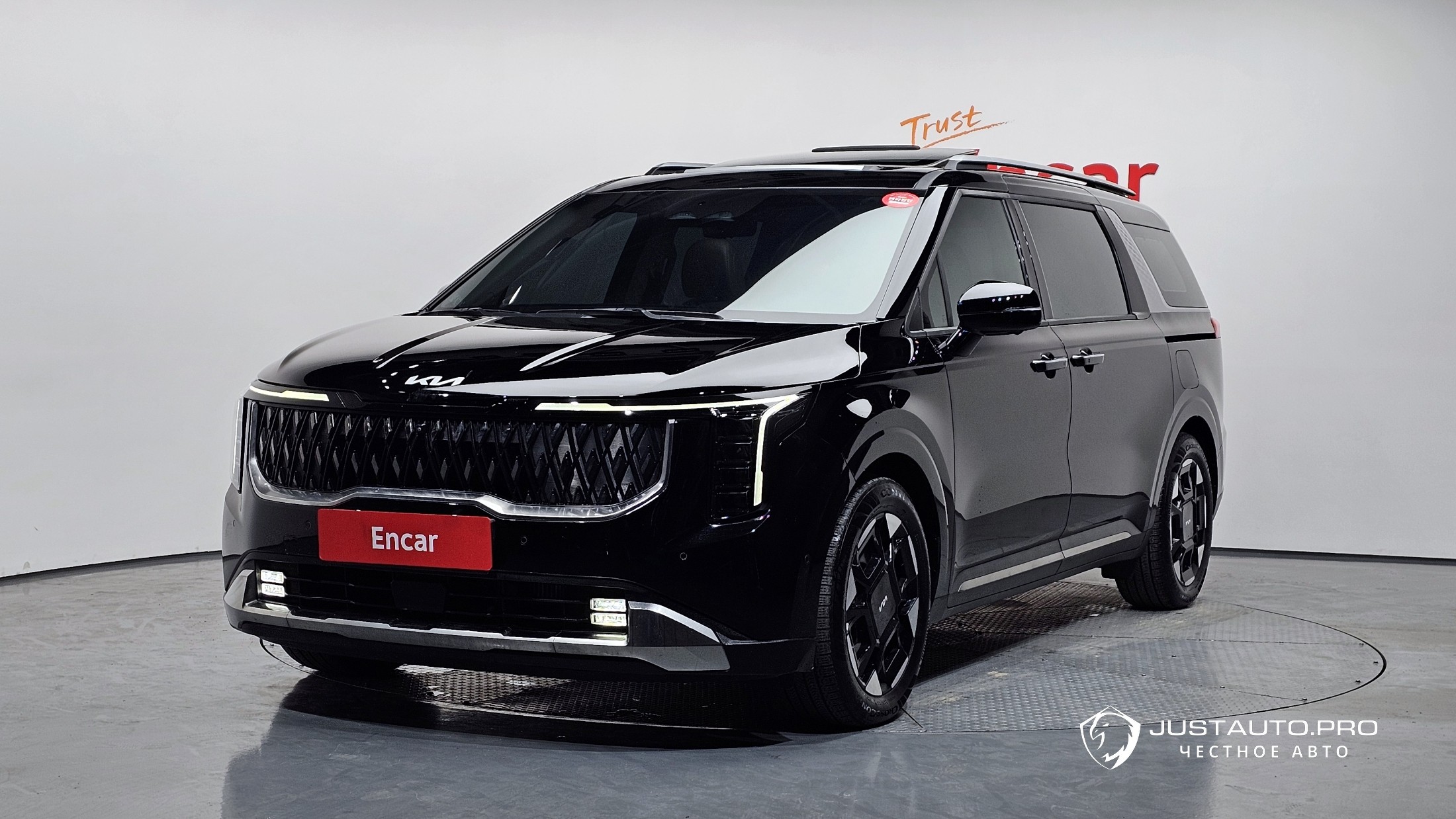 Автомобиль Kia Canival