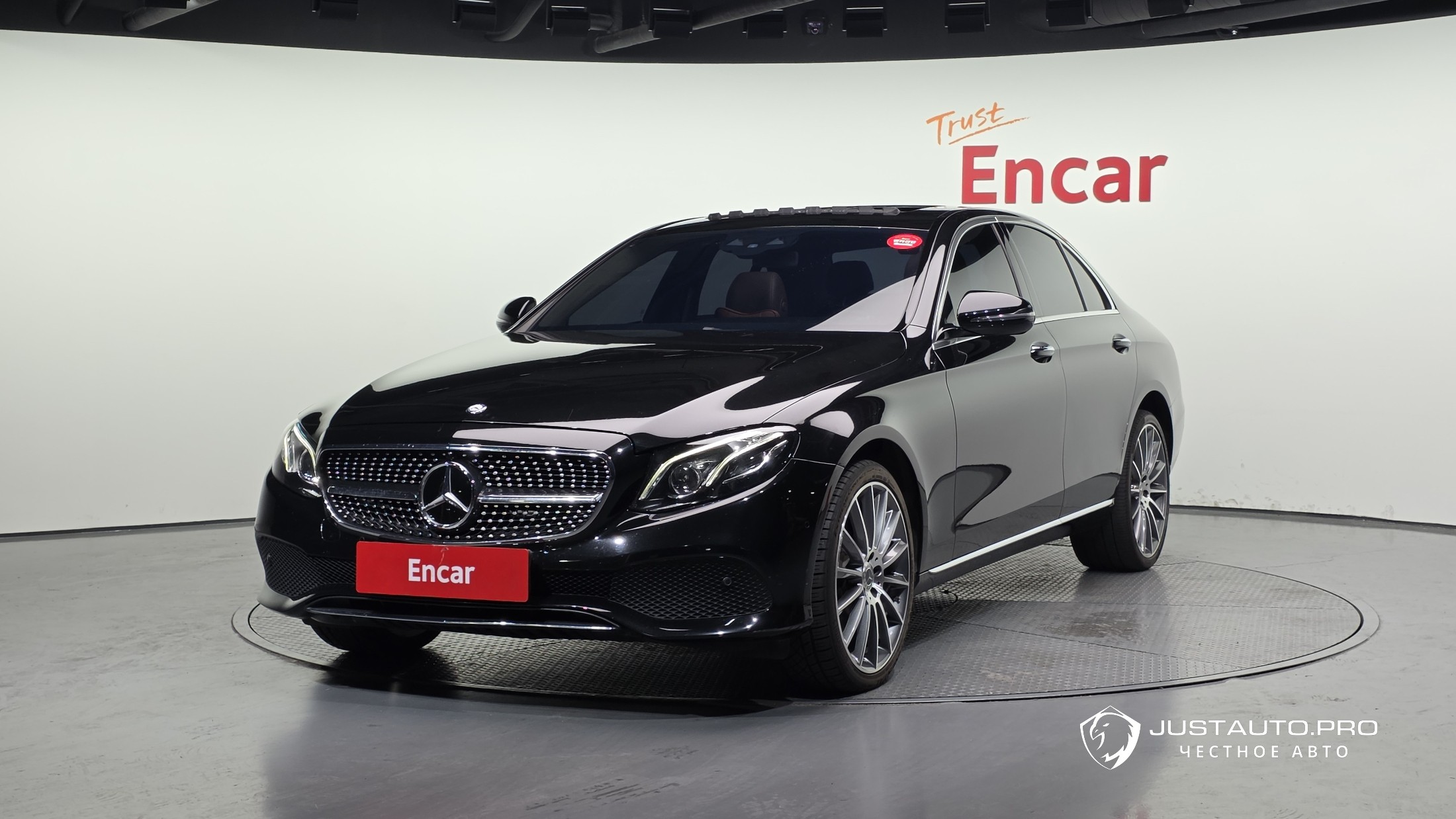 Автомобиль Mercedes-Benz E-Class