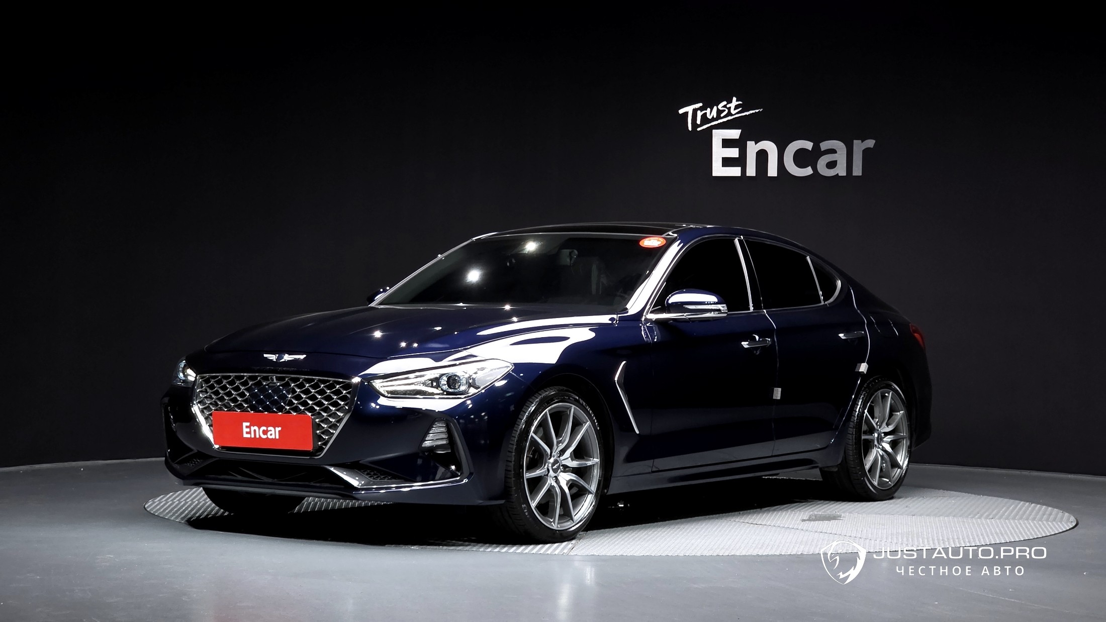 Автомобиль Genesis G70