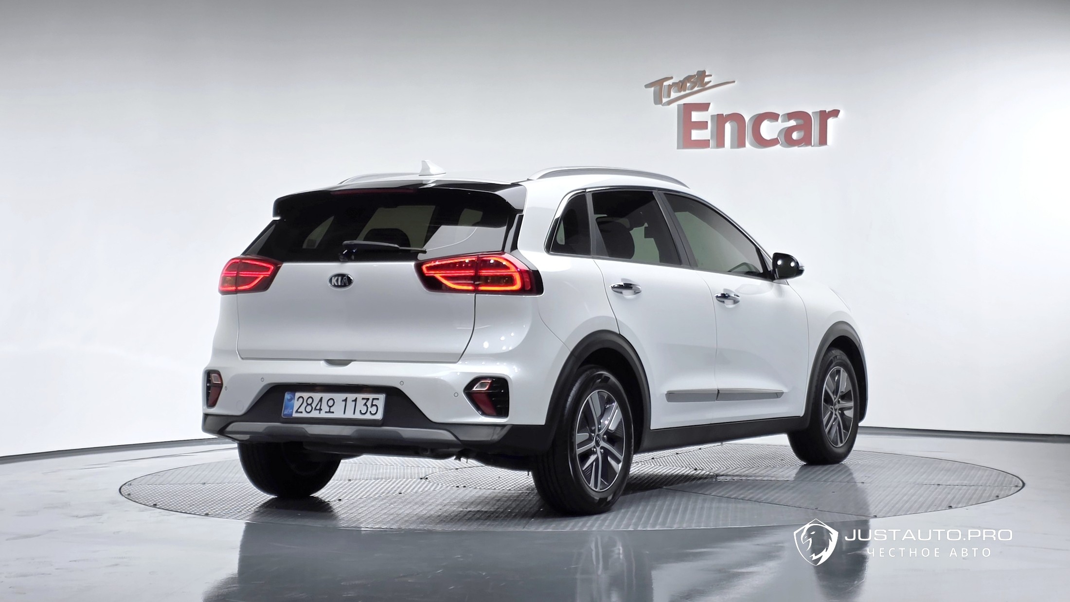 Автомобиль Kia Niro