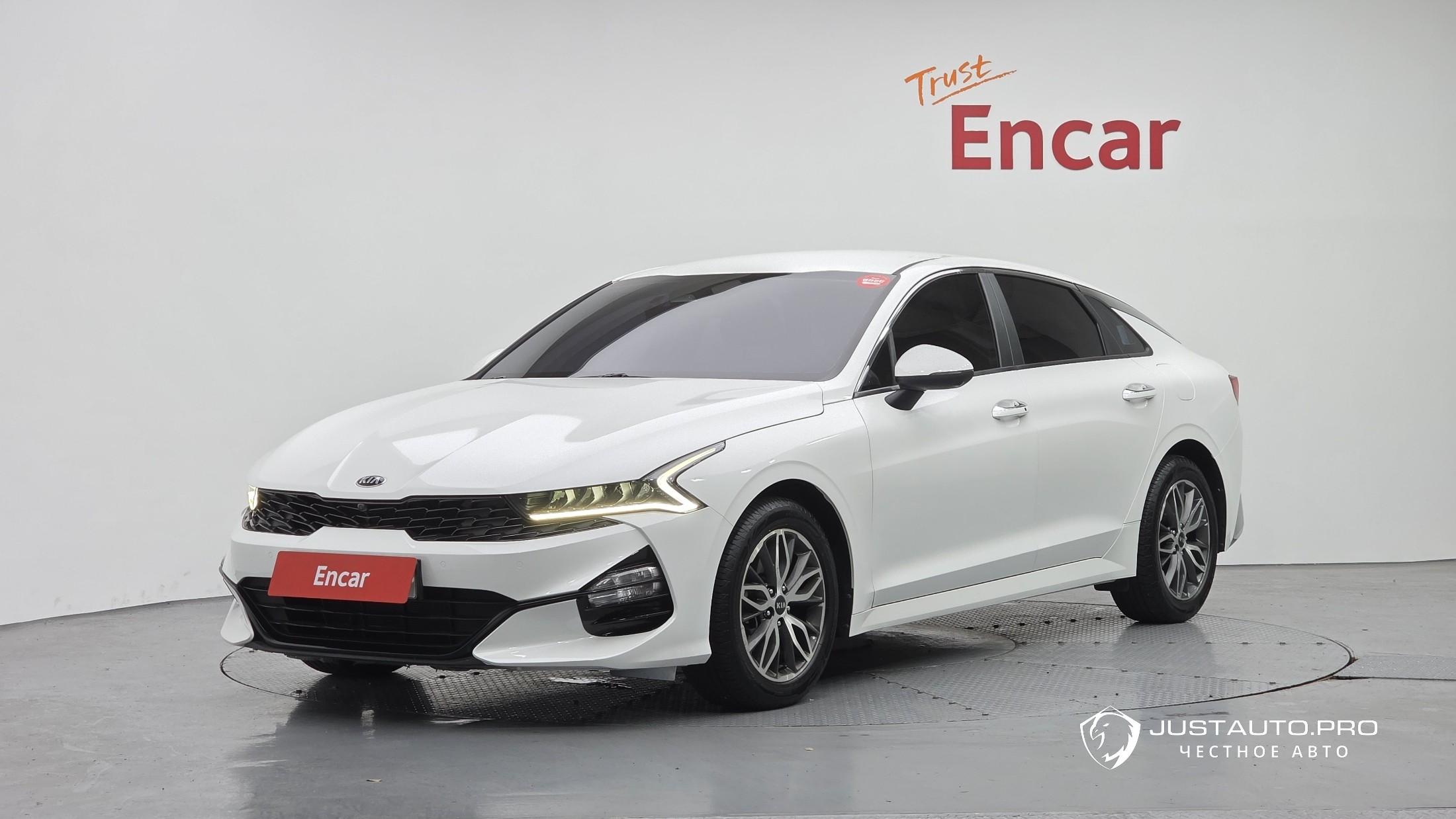 Автомобиль Kia K5